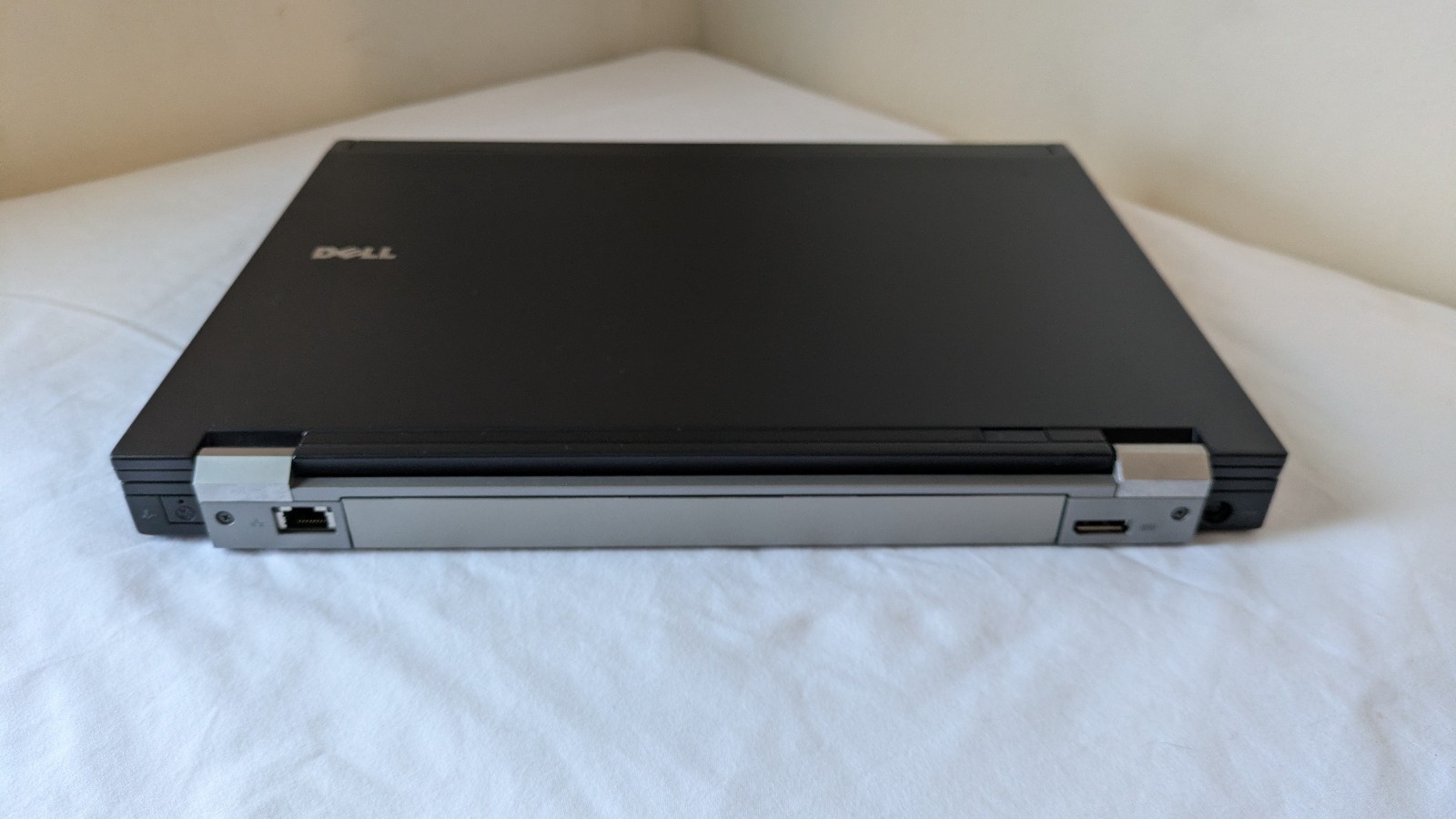 Dell Latitude E6400 Laptop 14″ C2D 2.53GHz 2GB RAM 320GB WinXP – SEE DESCRIPTION