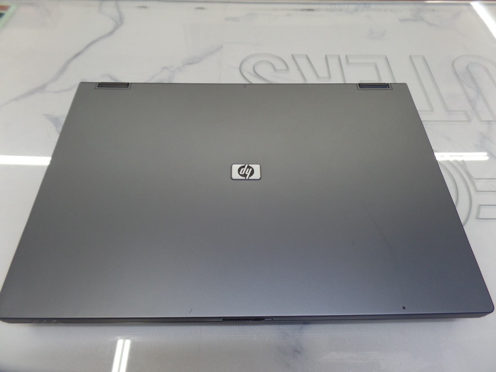 Vintage HP Mobile Workstation 8710w 17″ 2.5Ghz C2D T9300 4GB 160GB Win10Pro Mint