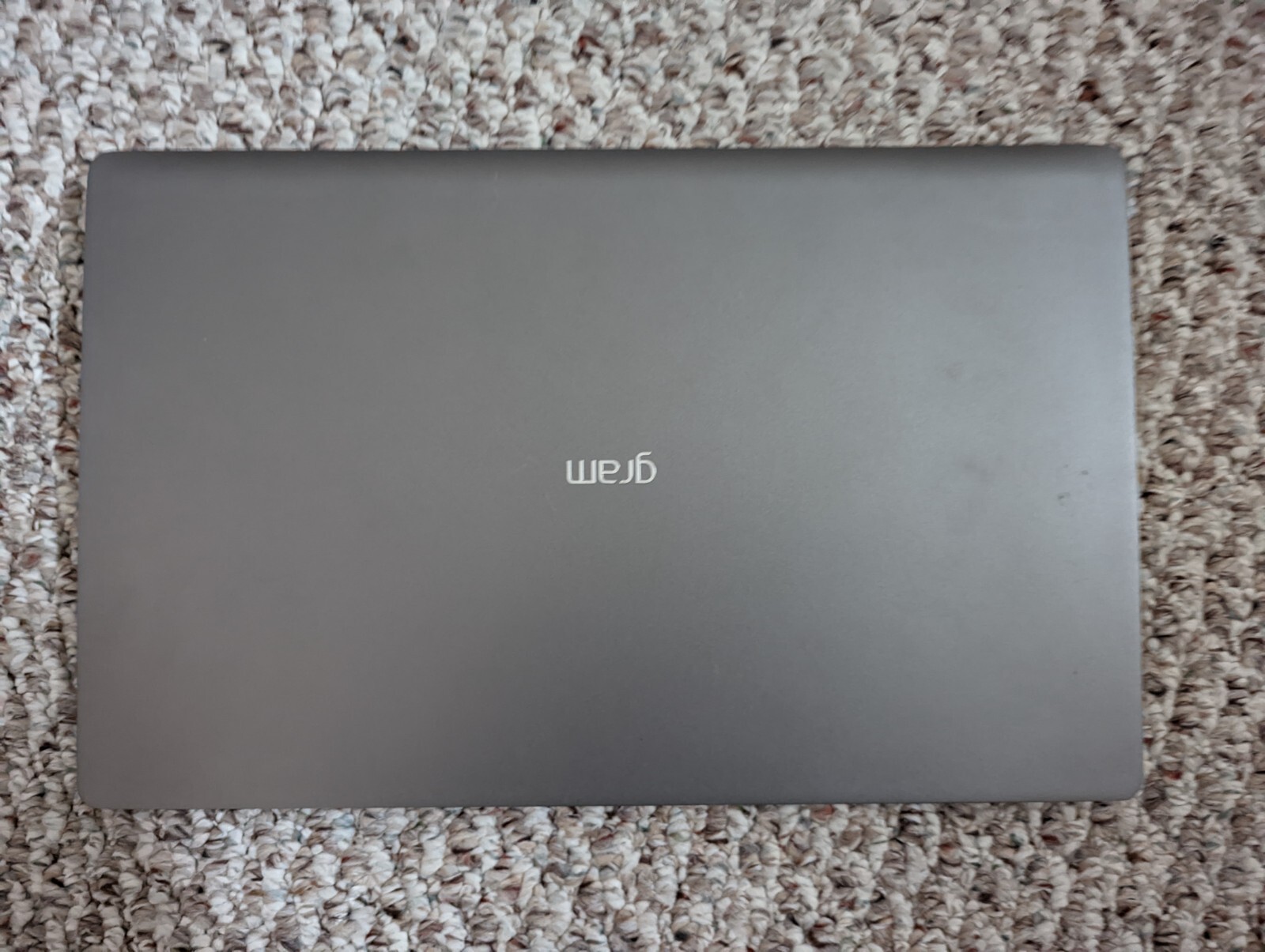 LG gram 15.6″ (256GB SSD, Intel Core i5 10th Gen., 3.70 GHz, 8GB) Laptop -Silver