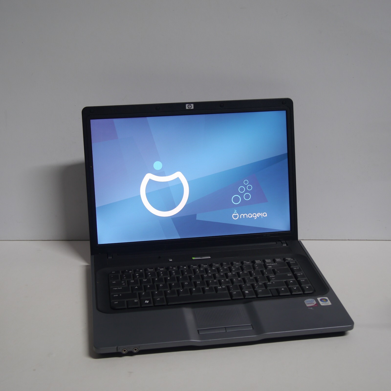 HP 530 15.4 Laptop Intel Celeron 1.6 GHz 2GB RAM 120GB HDD Linux Laptop