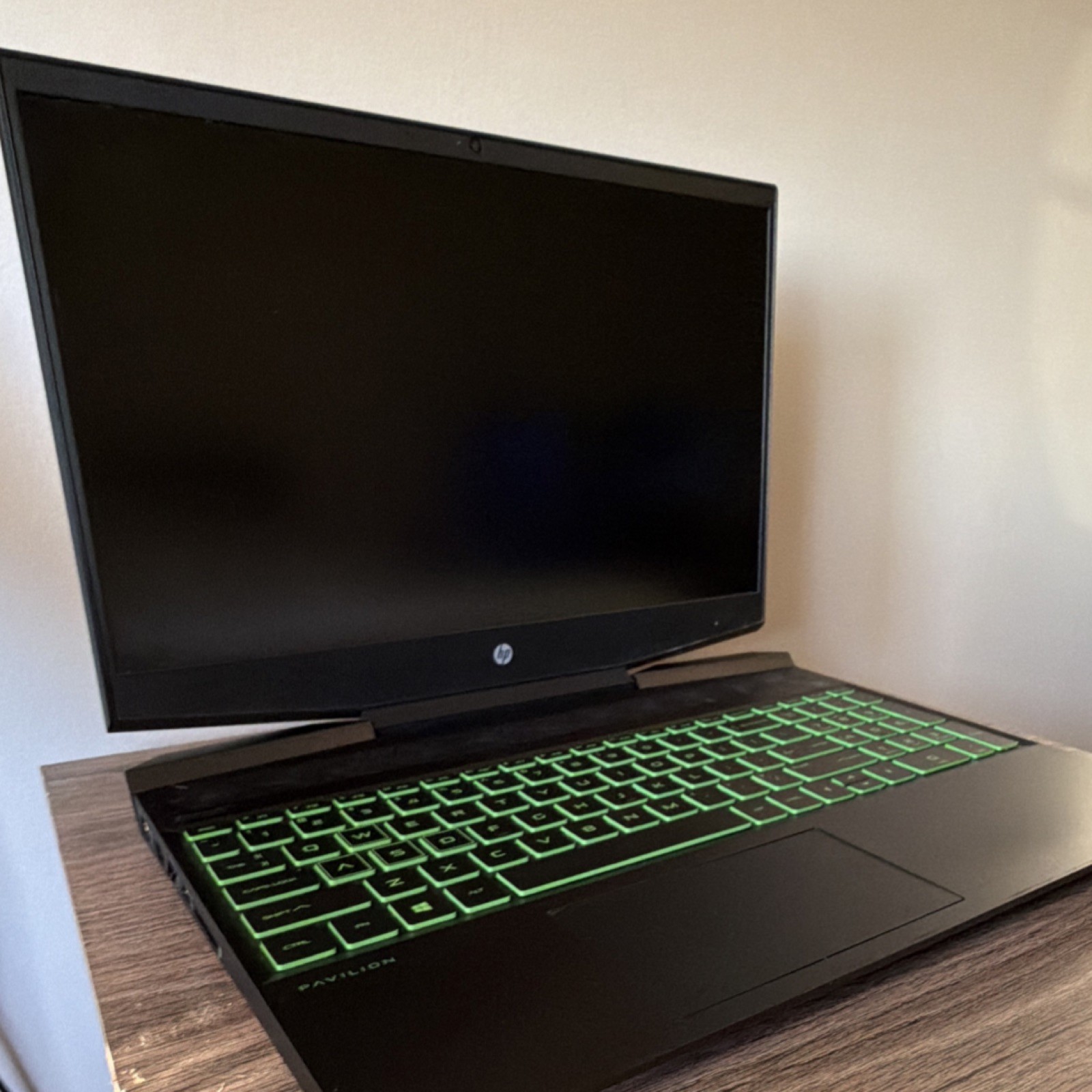 HP Pavilion 15 Gaming Laptop Intel i5-9300H 16GB GTX 1650 15.6″ Black Green KB