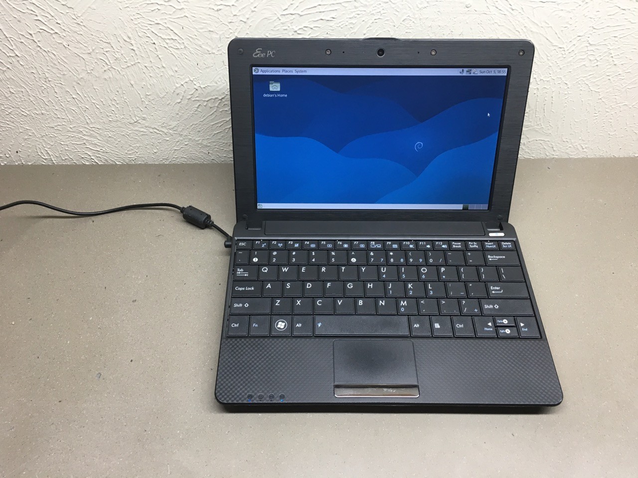 🤖 ASUS Eee PC 1001px 10.1″ LCD 1GB 1.66GHz Intel ATOM N450 160GB HD Debian 13