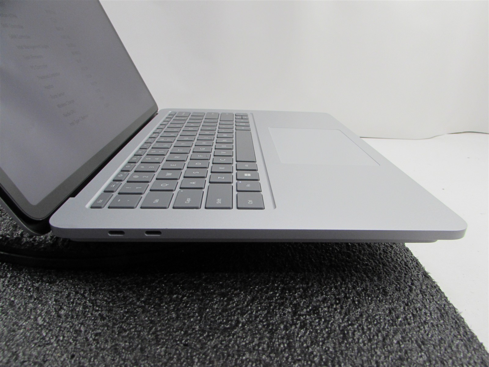 Microsoft Surface Laptop Studio 1964 i7-11370H 1TB SSD 32GB RTX A2000 *No A/C*