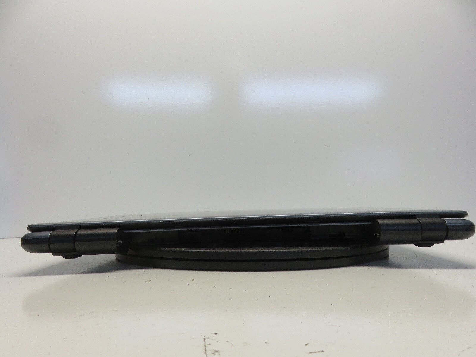 Acer Aspire E5-571 Intel i3-4030U 1.9GHz 4 GB NO HDD No Batt