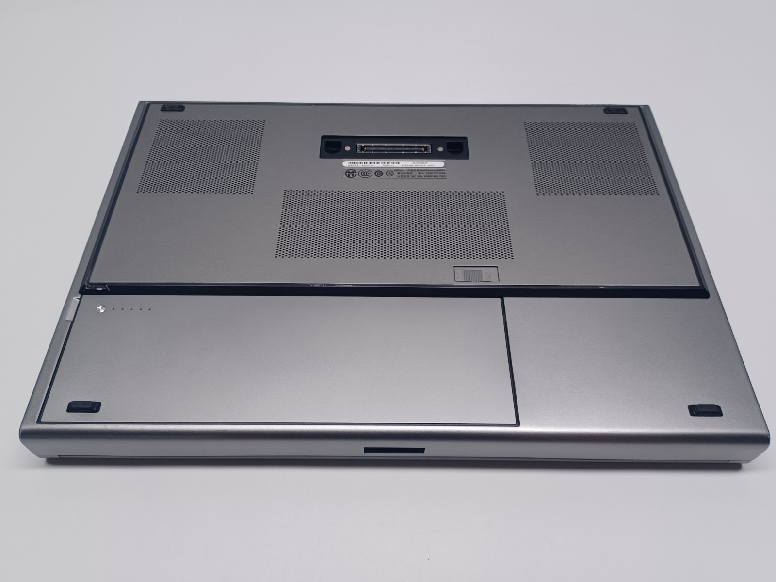 Dell Precision M6500 Workstation i5-M520 4GB 500GB No OS