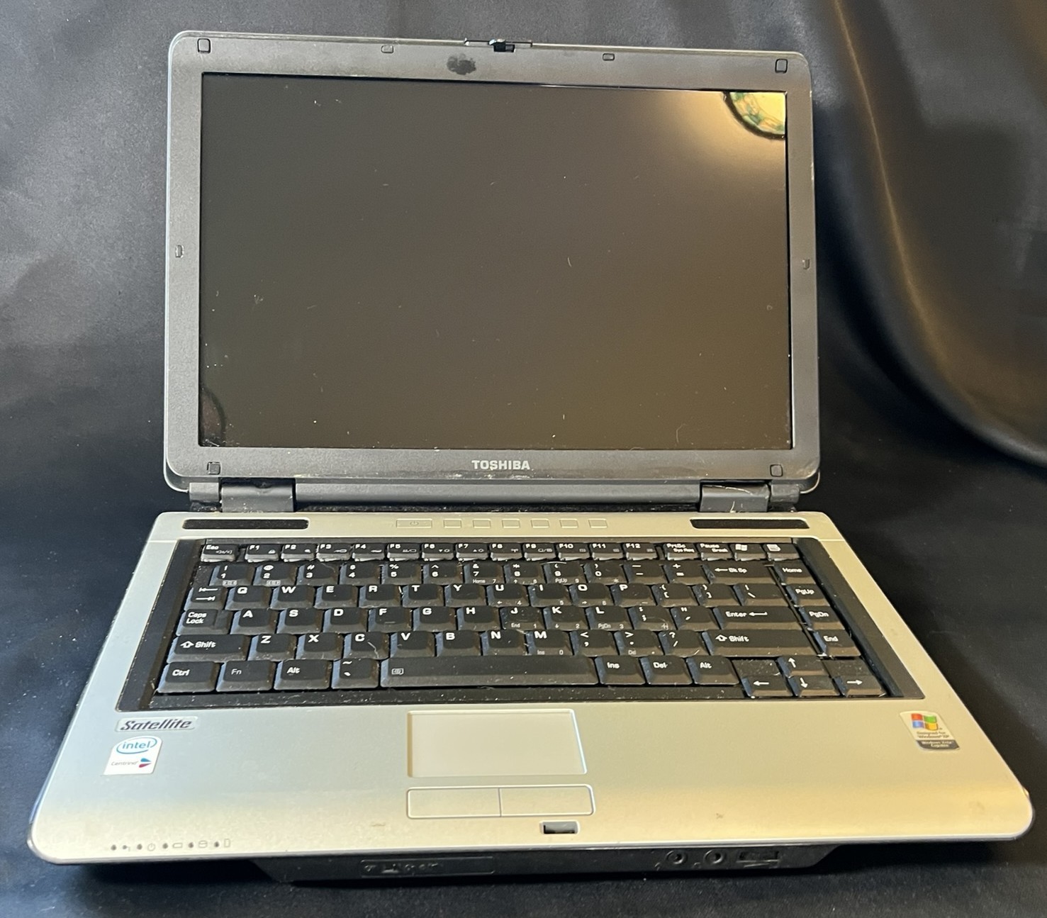 Toshiba Satellite M105-S3041 Vintage Laptop Intel Centrino XP Era – Untested