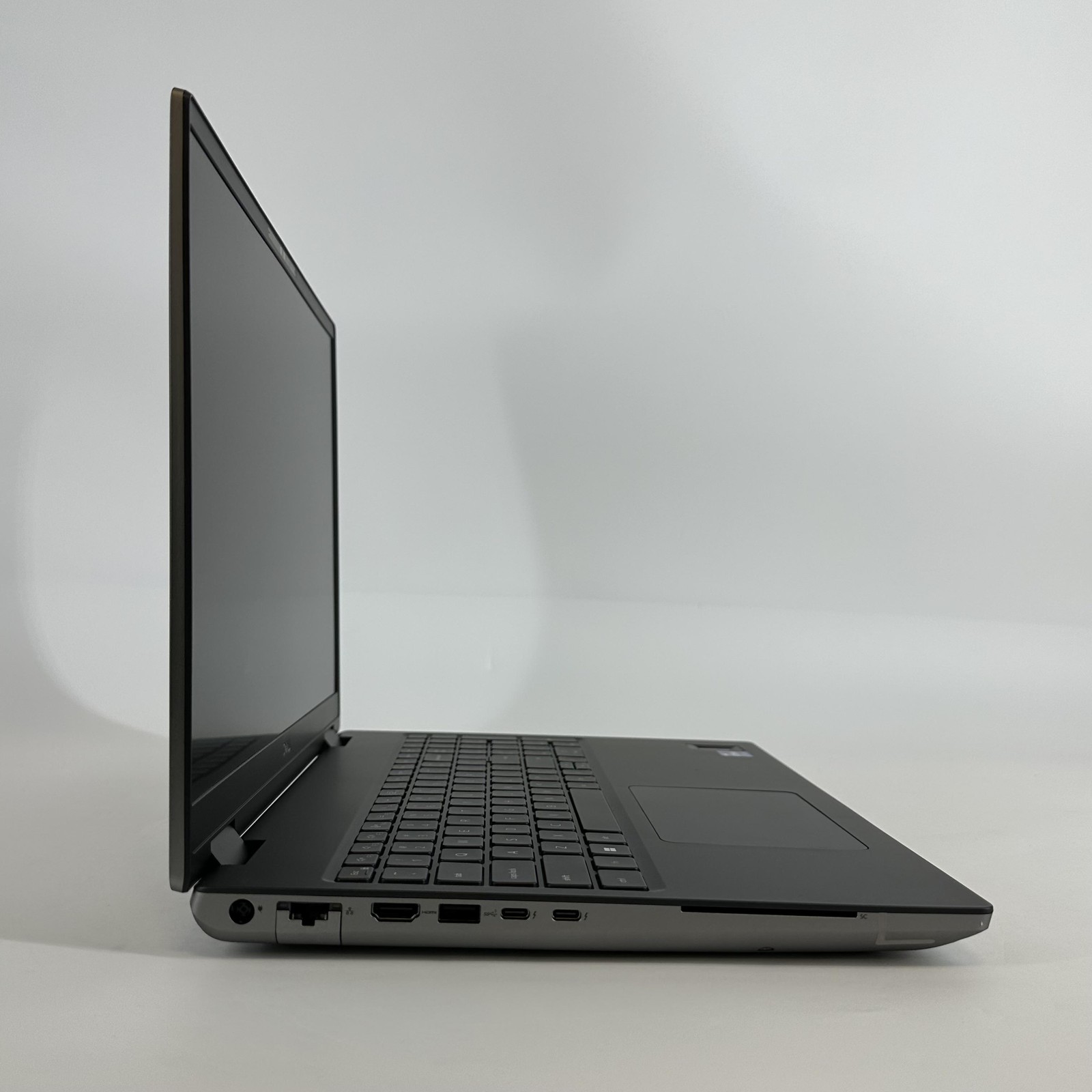 Dell Precision 7680 16 FHD+ 2.2 GHz i9-13950HX 64GB 1TB SSD RTX 3500 Ada Good