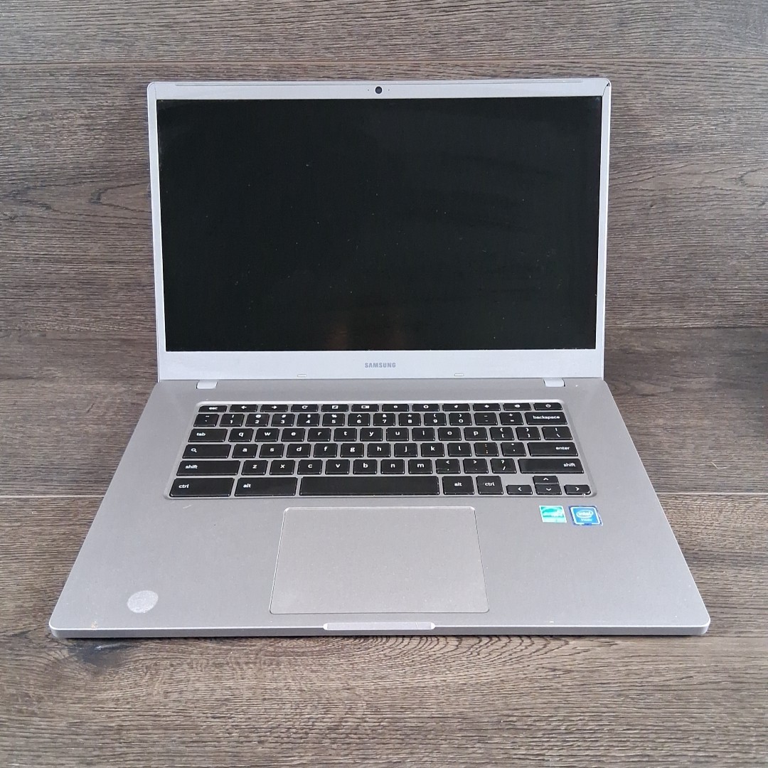Samsung ChromeBook 15.6 inch Model XE350XBA UNTESTED No Charger
