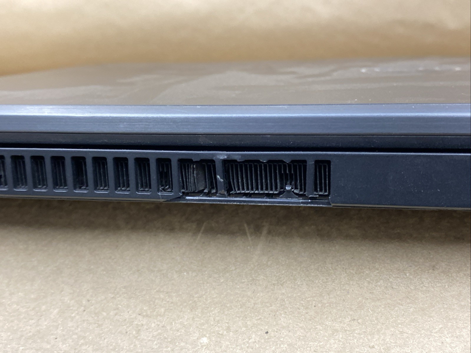 Dell Latitude 5590 – 15″ 1920×1080 – i7-8650U – 8GB – 128GB SSD – Win 10 Pro