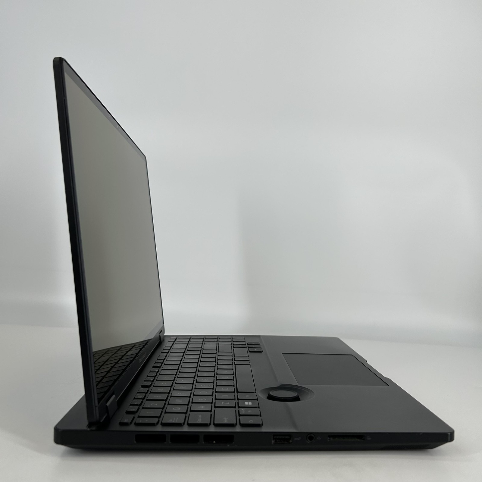 Asus ProArt Studiobook 16 QHD+ TOUCH 2.2 GHz i9-13980HX 28GB 1TB SSD RTX 4060
