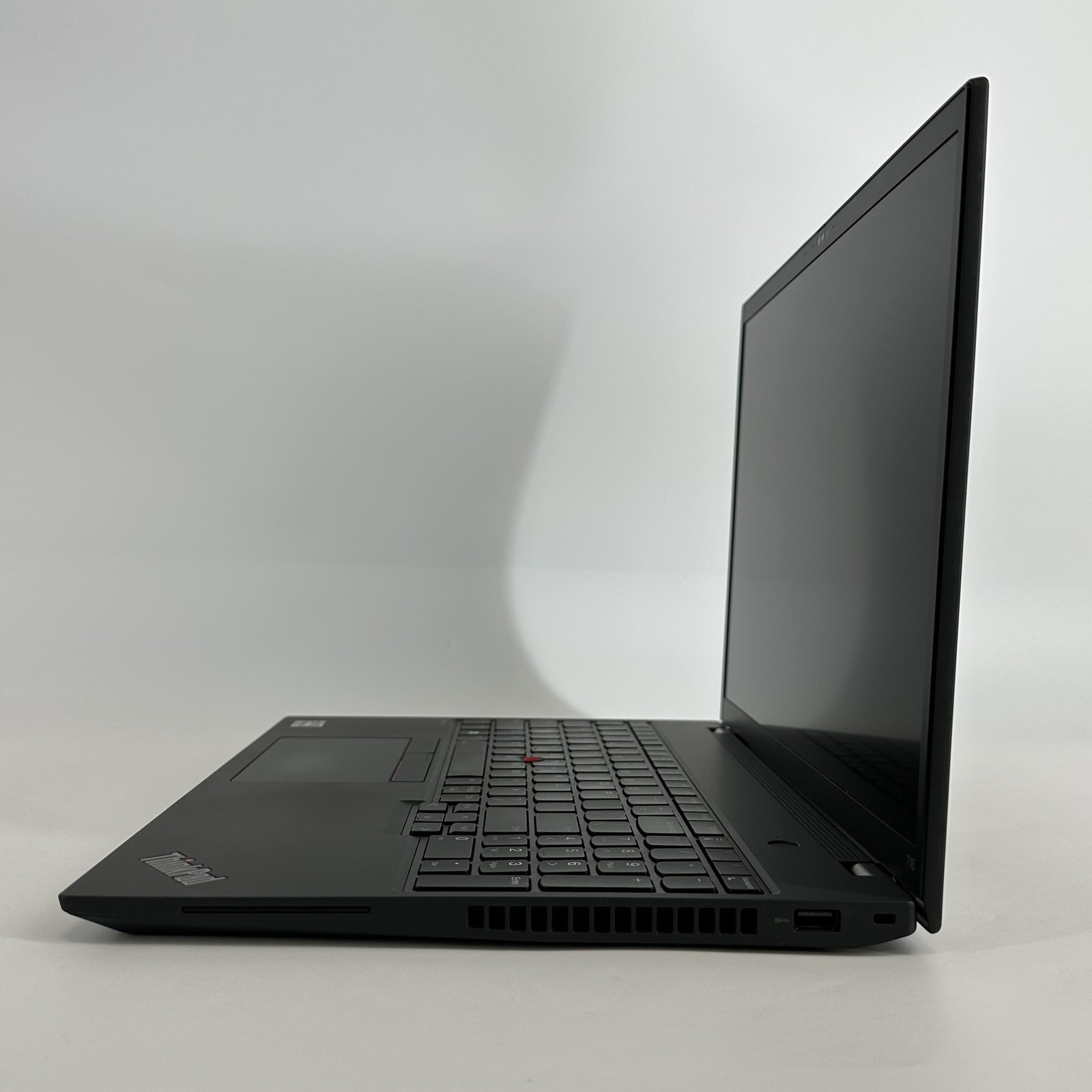 Lenovo ThinkPad T16 Gen 2 FHD+ TOUCH 3.3 GHz Ryzen 7 PRO 7840U 16GB 512GB SSD