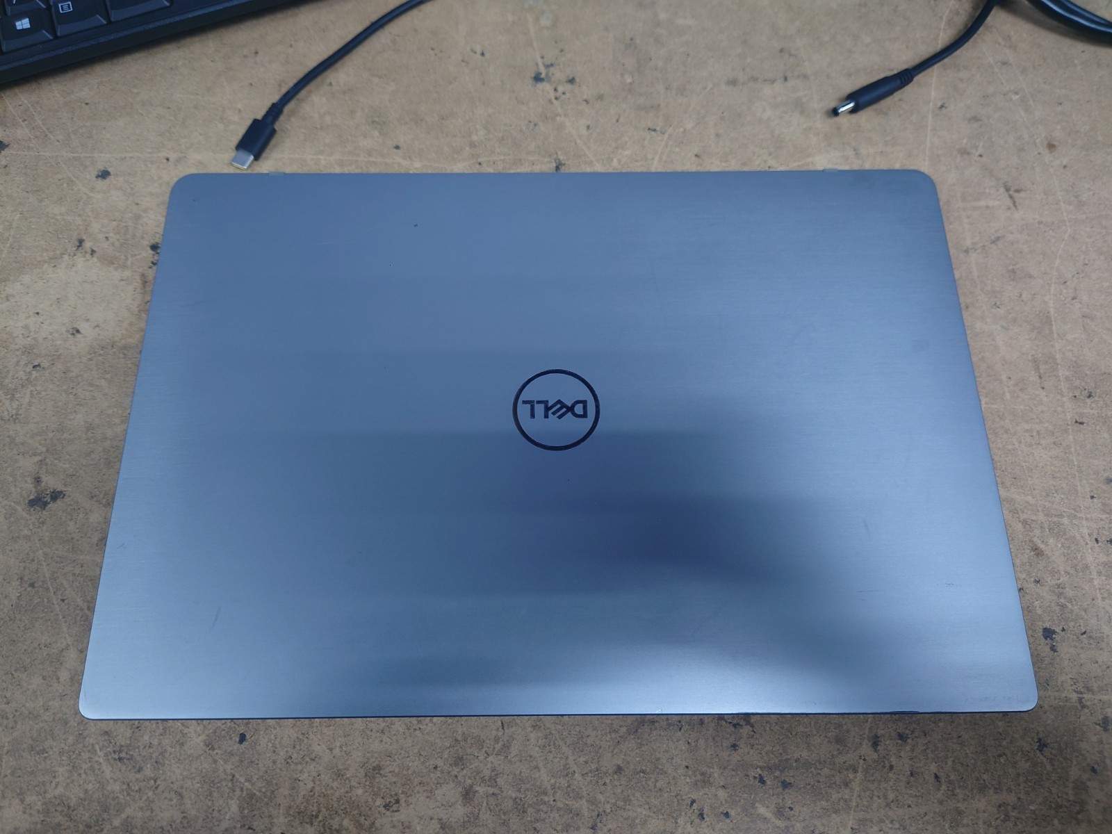Dell Latitude 7300 13.3″ FHD i7-8665U 8GB RAM No OS/SSD *DAMAGED LCD*
