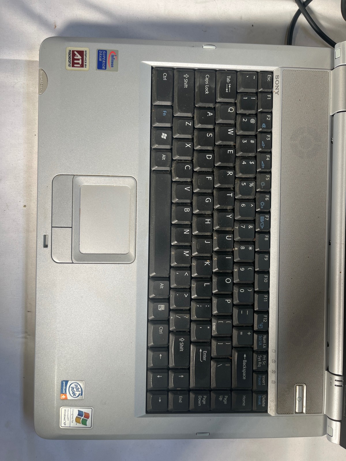 Sony VAIO PCG-K37 (PCG-9S1L) Win XP Pentium 4 3.2GHz 1GB RAM 15.4″