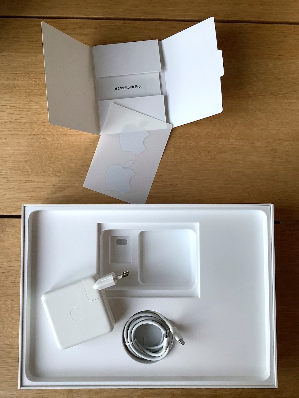 ★ Apple MacBook Pro Retina 13″ A1708 (2017) 256GB SSD + Charger Silver ★ Original Box
