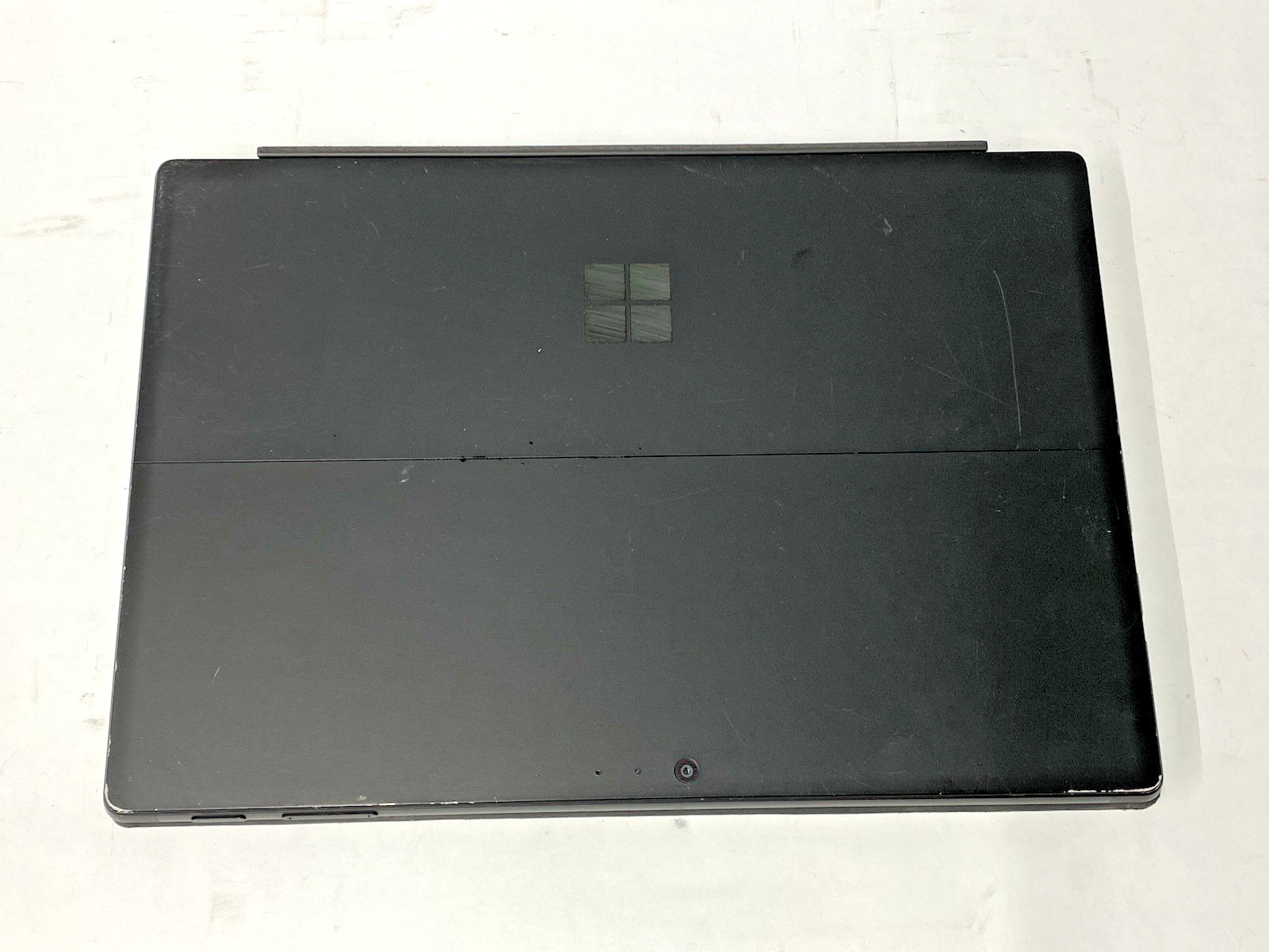 Microsoft Surface Pro 6 – Grade B – Touch – i5-8250U – 8GB – 256SSD – W11P