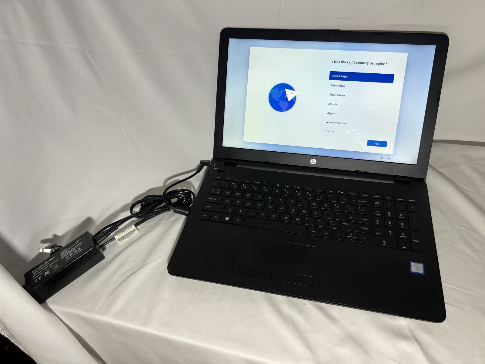 (READ!) HP Laptop 15-bs013dx: Core i3-7100U @2.40GHz, 12Gb DDR4, HDD+SSD, HP-OEM