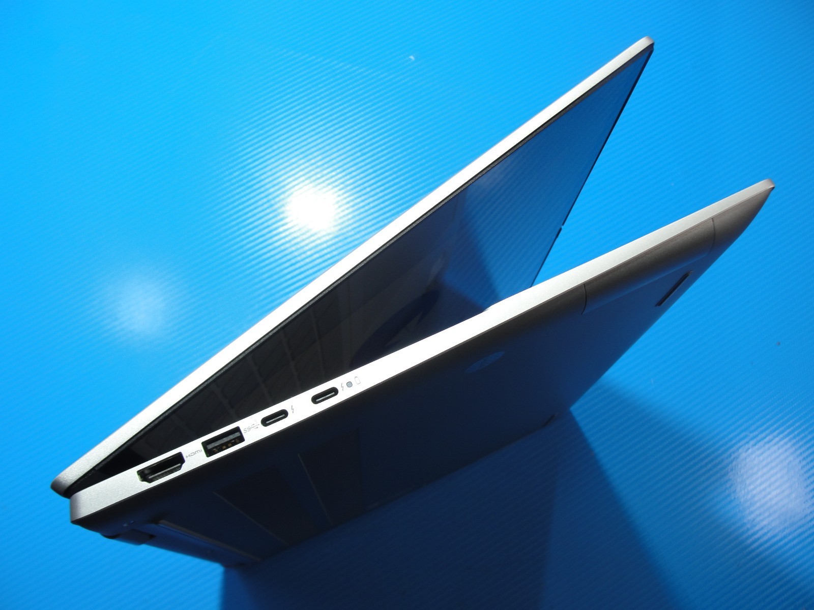 Dell Inspiron 7630 2-in-1 16″FHD+ Touch i5-1335U 1.3GHz 8GB RAM 512GB SSD +P/A