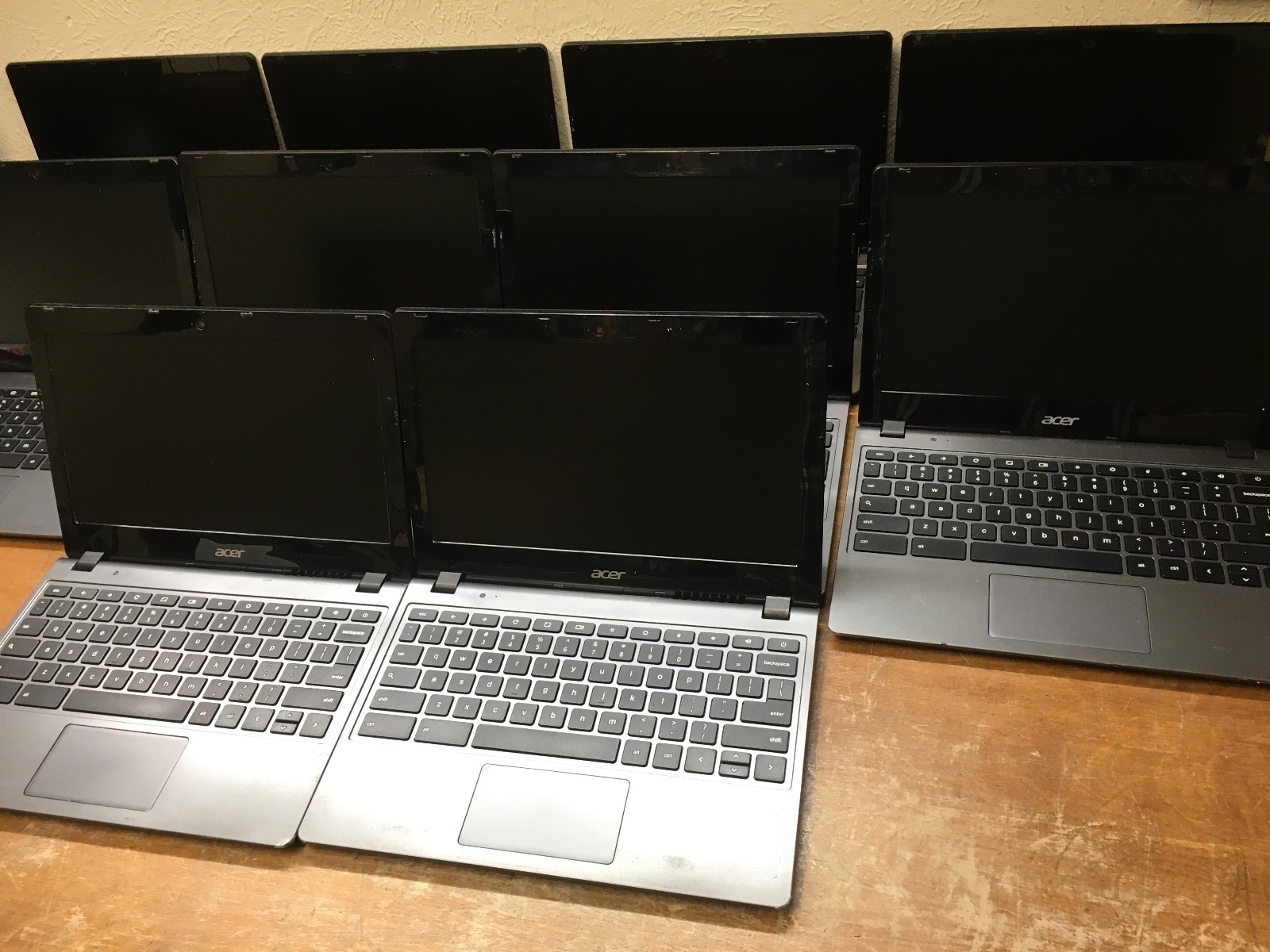 10x – Linux Fedora 41 Acer Laptops 11.6″ Intel 1.40GHz 2955U 2GB DDR3 16GB SSD