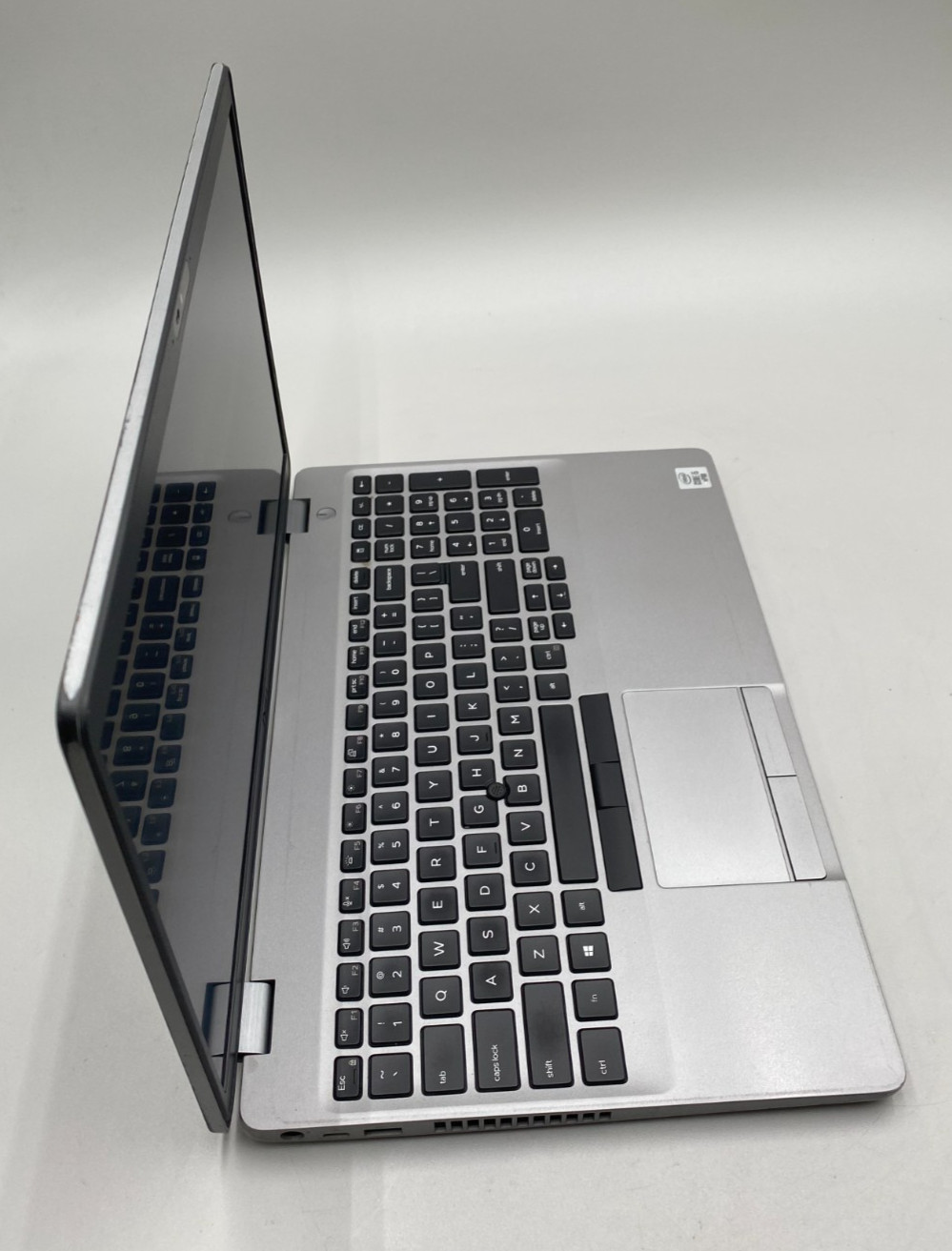 Dell Latitude 5510 i5-0310U 1.7GHz 256GB SSD 8GB DDR4 Gray Laptop C/Dent/READ