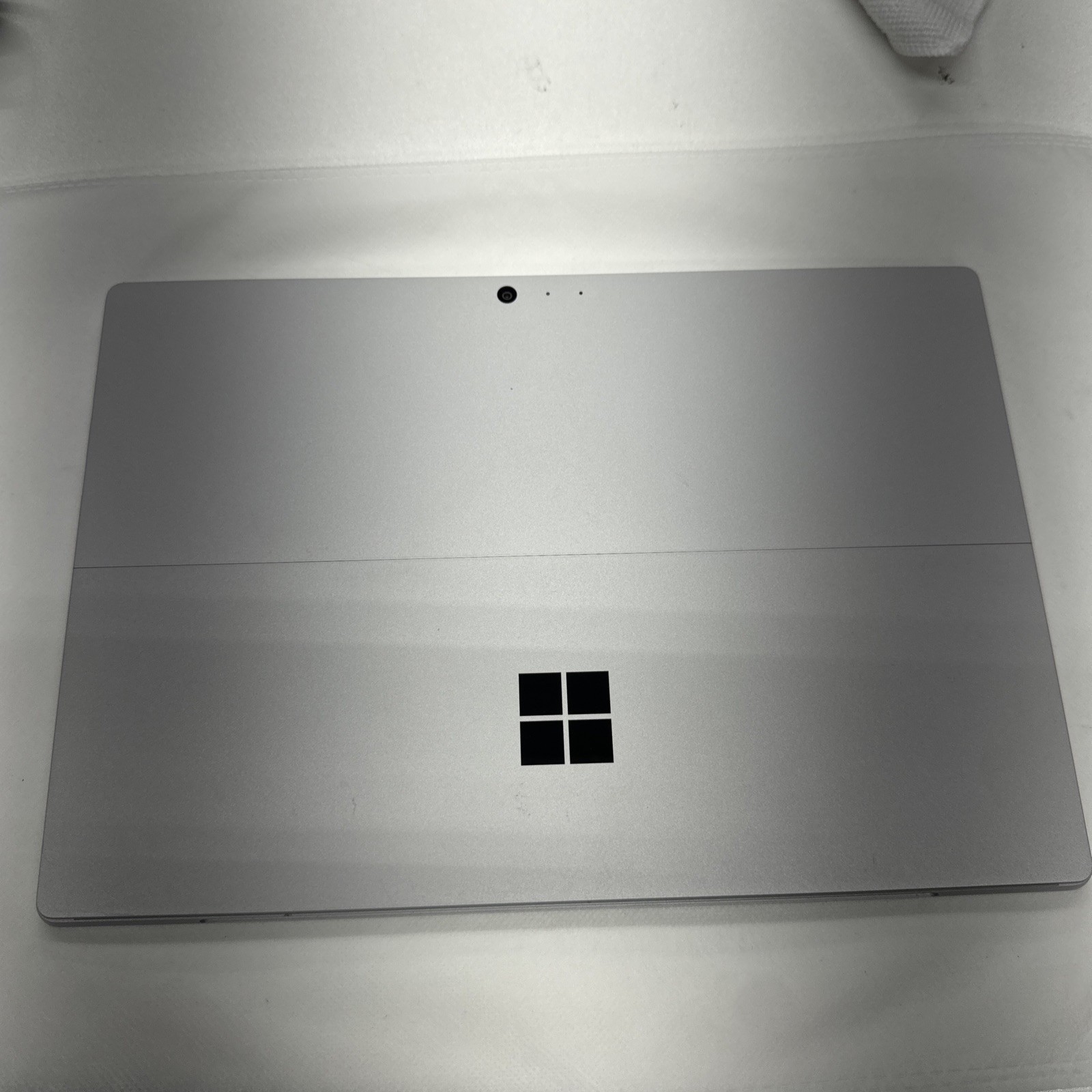 Surface Pro 6 256/i7/8gb. FOR PARTS!