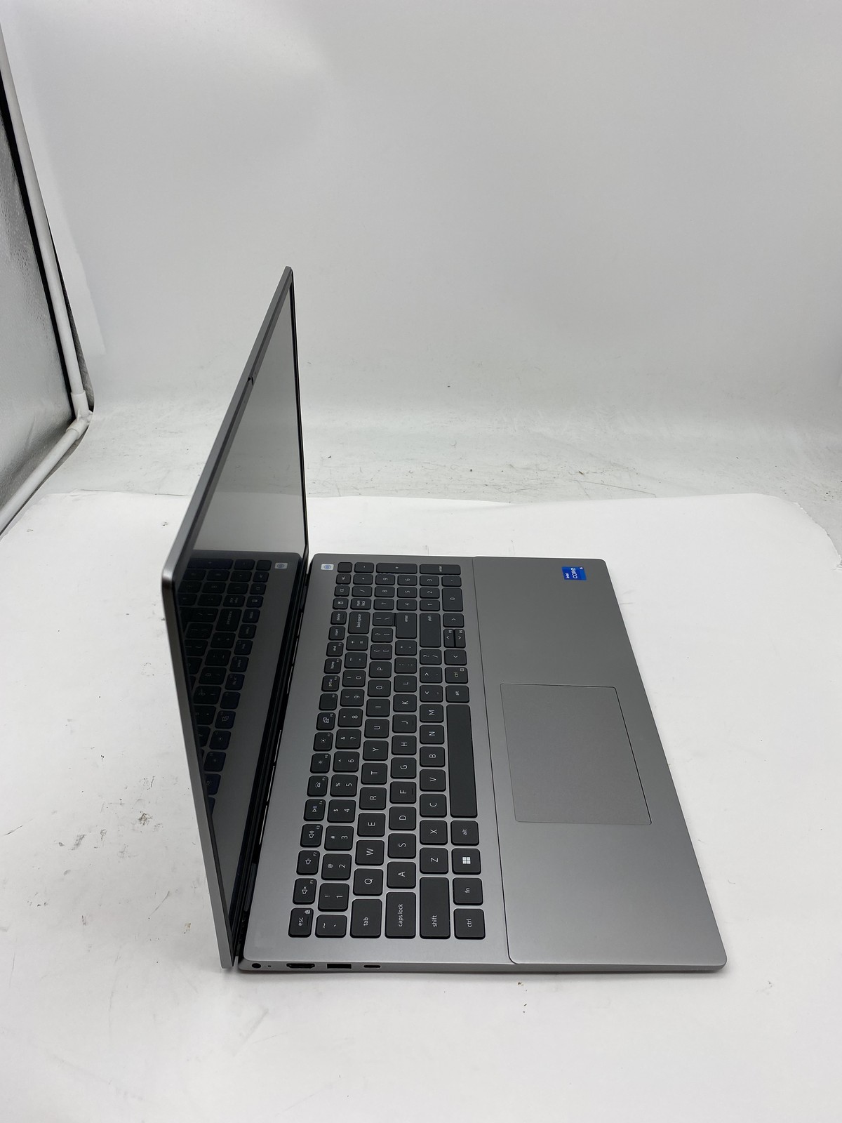 Dell Vostro 5620 Laptop Intel Core i5 1240P 1.7GHz 16GB RAM 512GB SSD W11P