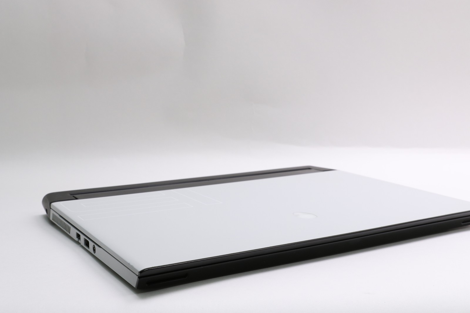 15″ Alienware m15 R3 P87F, i7-10875H, 32GB, 512GB SSD, RTX 2070