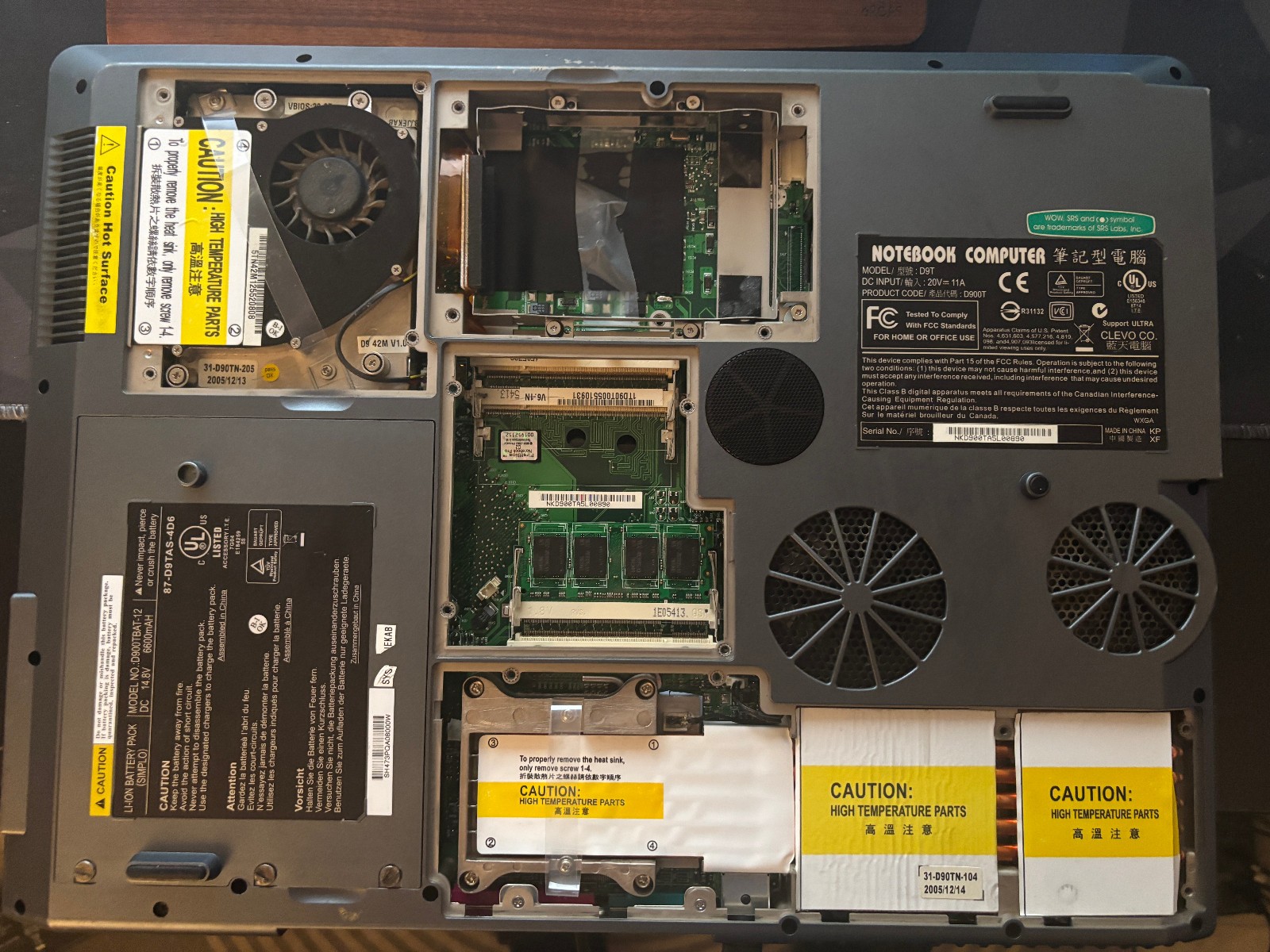 Alienware Area-51 m7700 Clevo D900T 17″ P4 3.4GHz Powers On No Display AS-IS