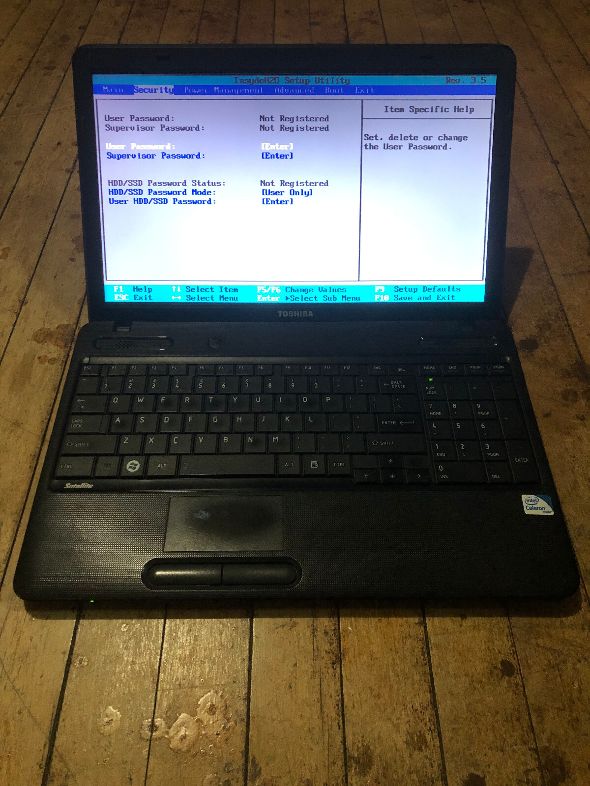 Toshiba Satellite C655-S5132 (4 GB RAM, Intel Celeron, 128 GB SSD, No OS)
