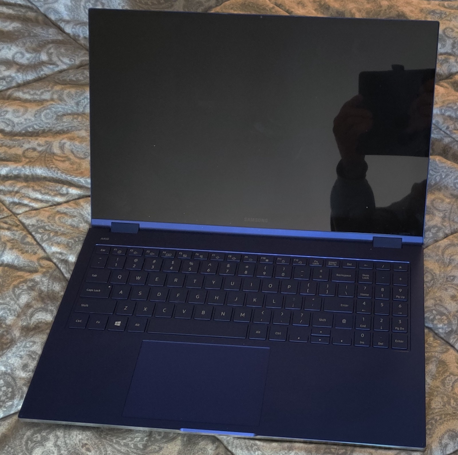 np950qcg-k01us Samsung Galaxy Book Flex Convertible 2-in-1 Laptop