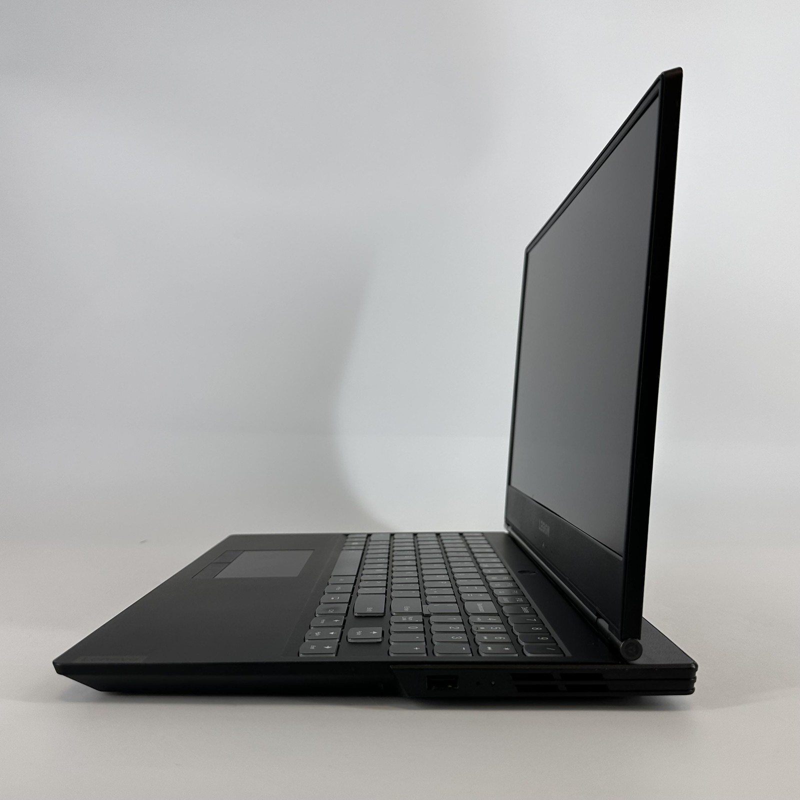 Lenovo Legion Y540 15 143Hz FHD i7-9750H 2.60GHz 16GB 512GB SSD/1TB HDD RTX 2060