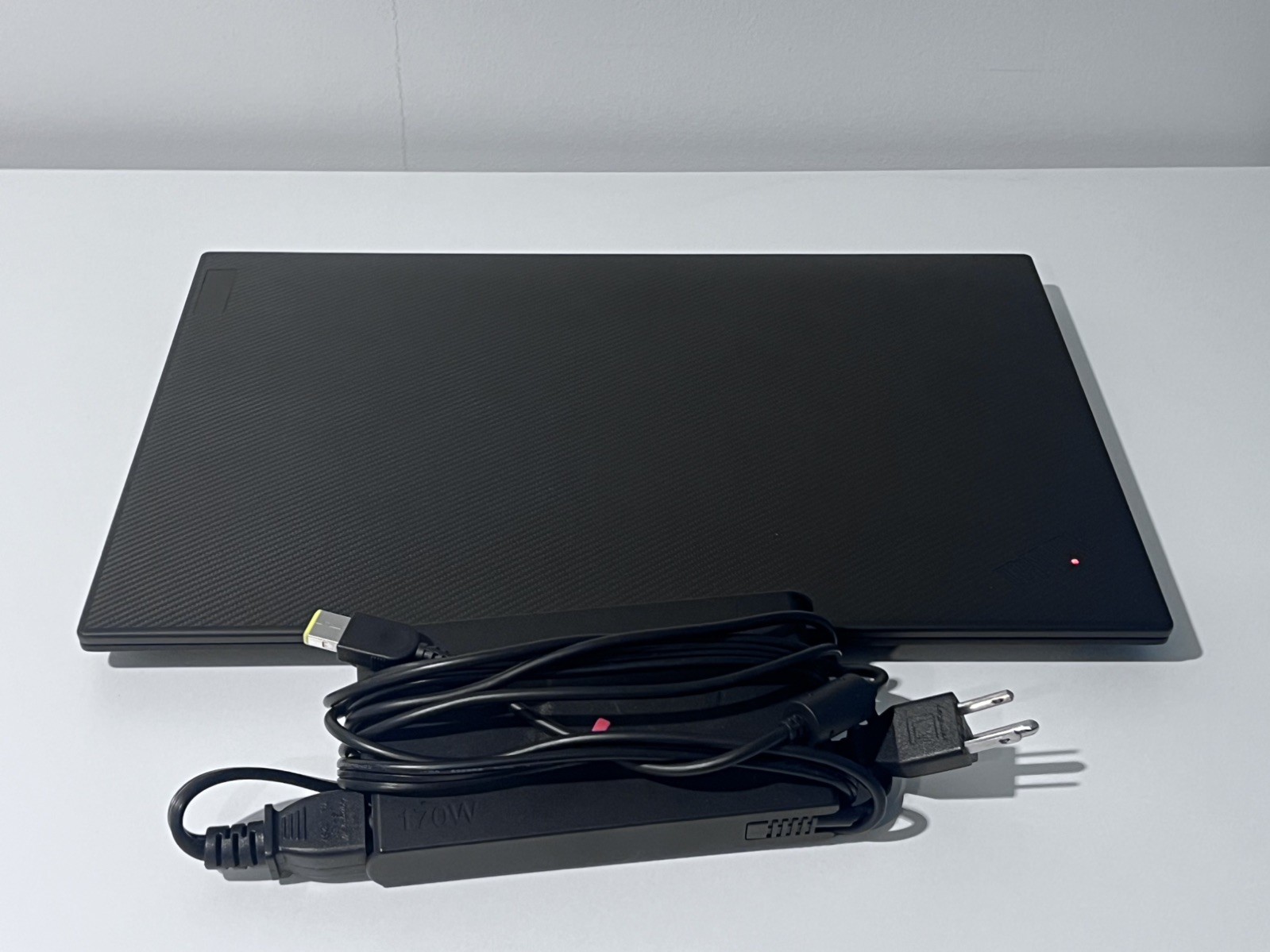 Lenovo ThinkPad P1 Gen 6 i9-13900H vPro RTX 2000 Ada 96GB DDR5-5600 1TB NVMe