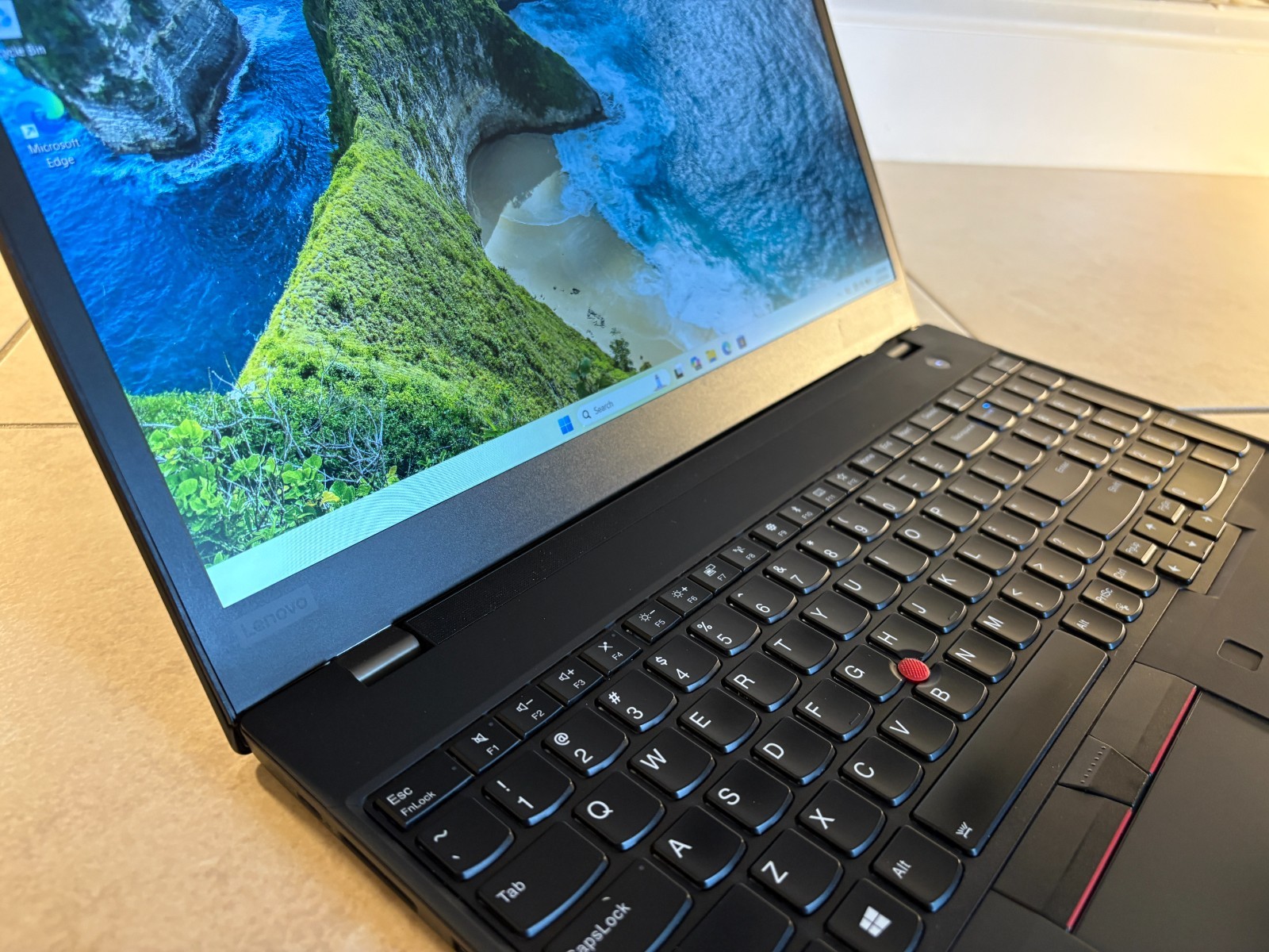 Lenovo ThinkPad T590 i7-8565U 16GB RAM 512GB SSD Windows 11 Pro 15.6″ Laptop