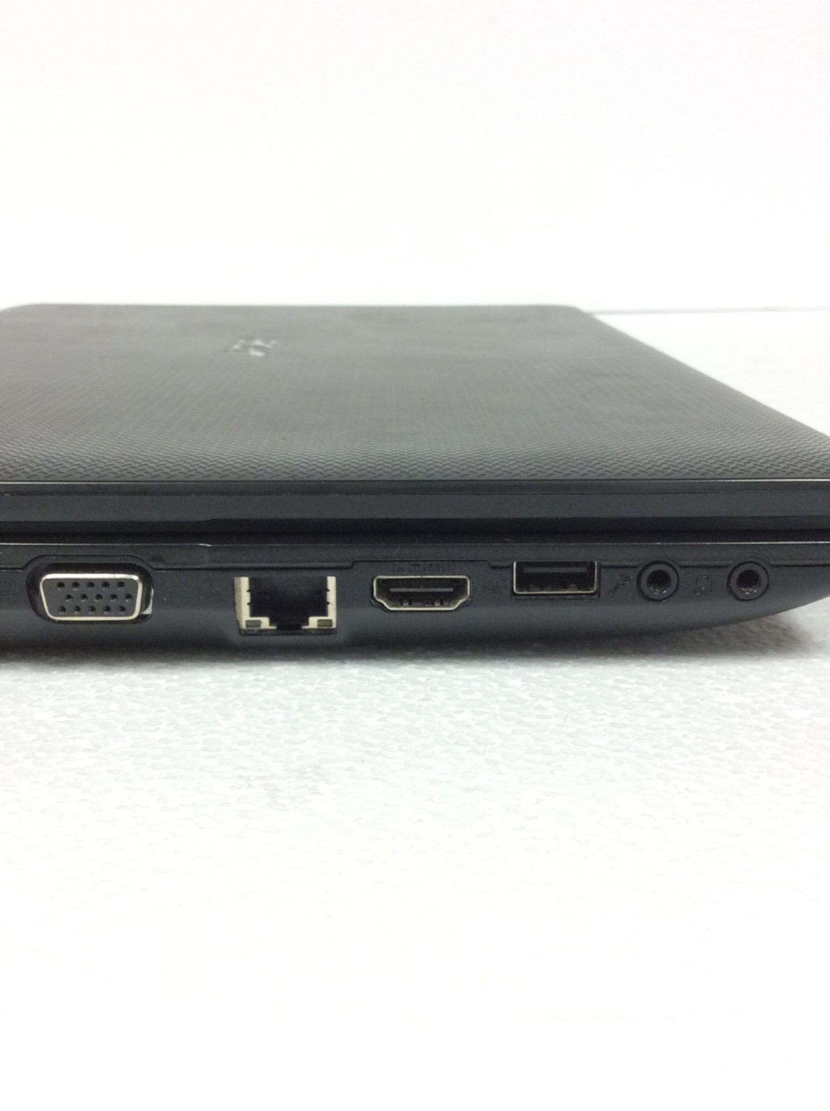 Acer 5552 Laptop Amd Phenom II N830 Triple-Core 2.10Ghz w/ 750GB HD, 4GB