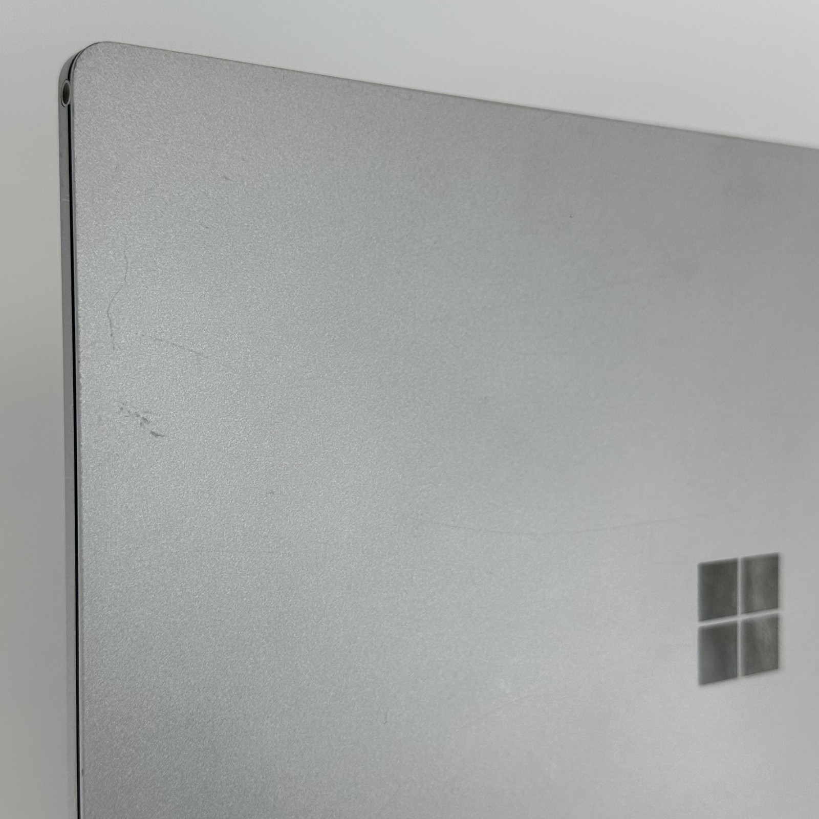 Microsoft Surface Book 2 15 3.5k i5-8350U 1.70GHz 16GB 256GB SSD – BAD BATTERY