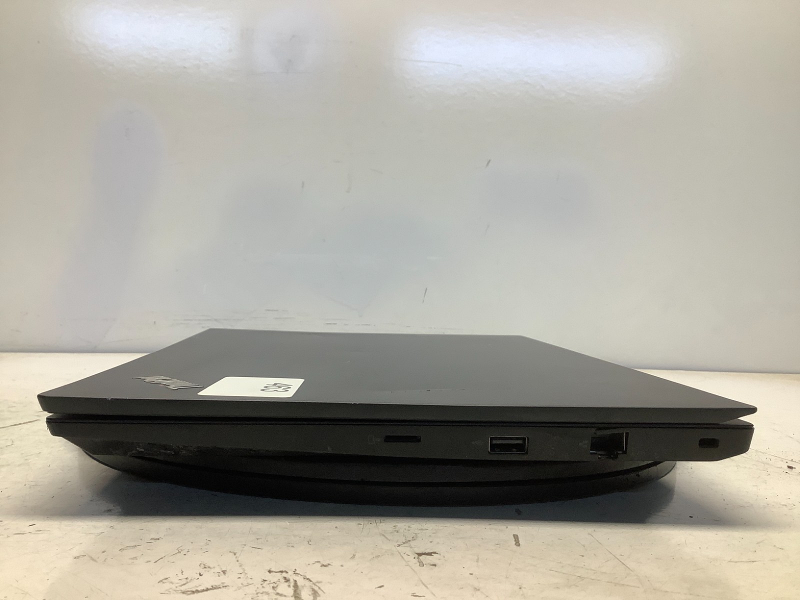 Lenovo ThinkPad E480 Intel i5-8250U 1.6GHz 8 GB NO HDD No Batt