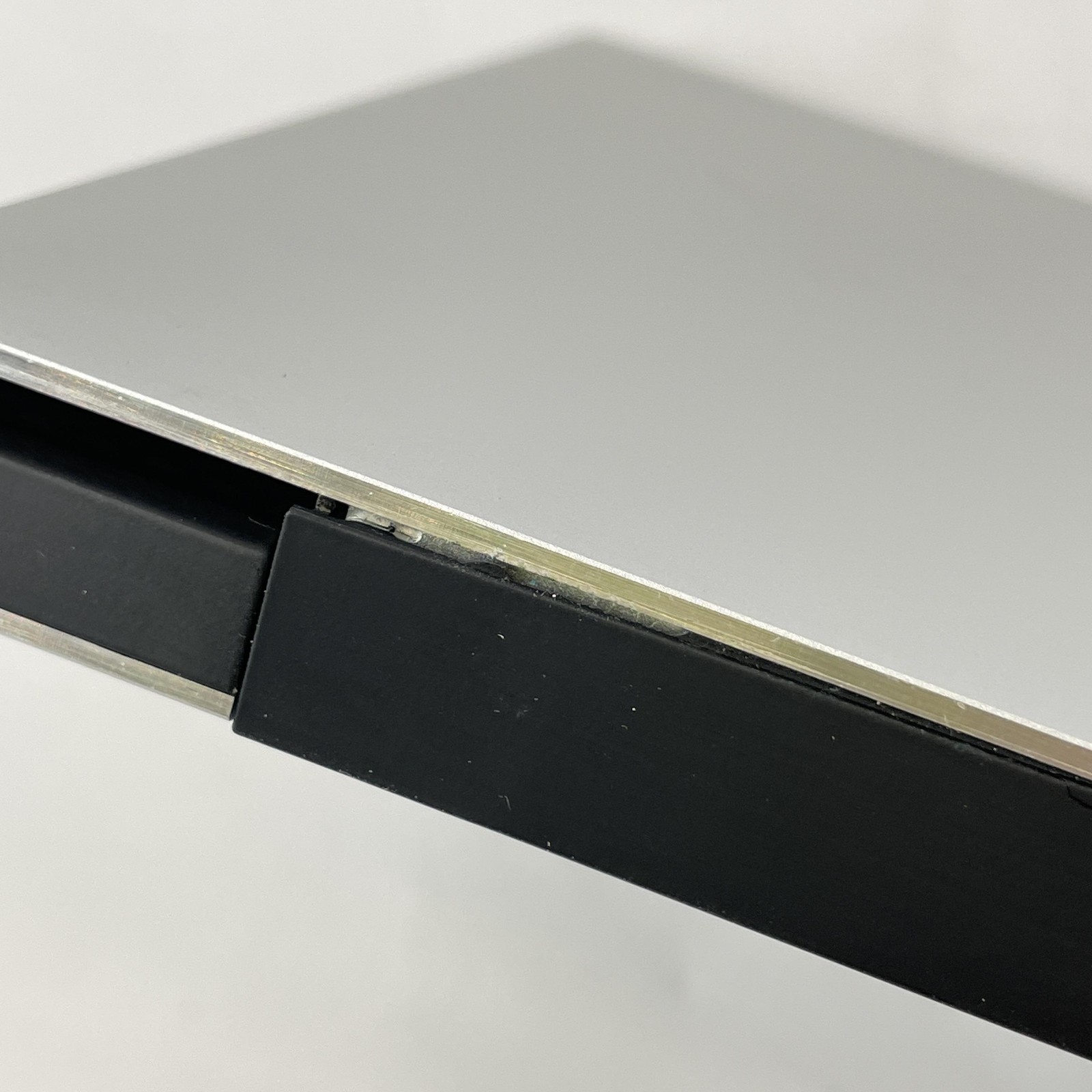 Dell XPS 15 7590 4K TOUCH i9-9980HK 2.40GHz 32GB 1TB SSD GTX 1650 Very Good