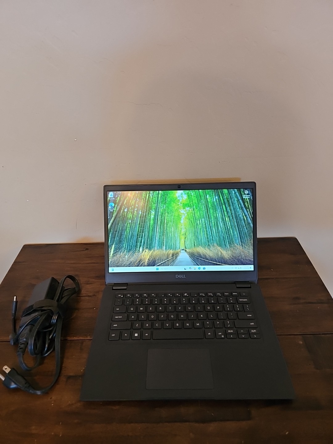 Dell Latitude 3410 14″ (i5-10210u 1.60GHz – 16GB RAM – 256GB SSD – Win11 Pro)