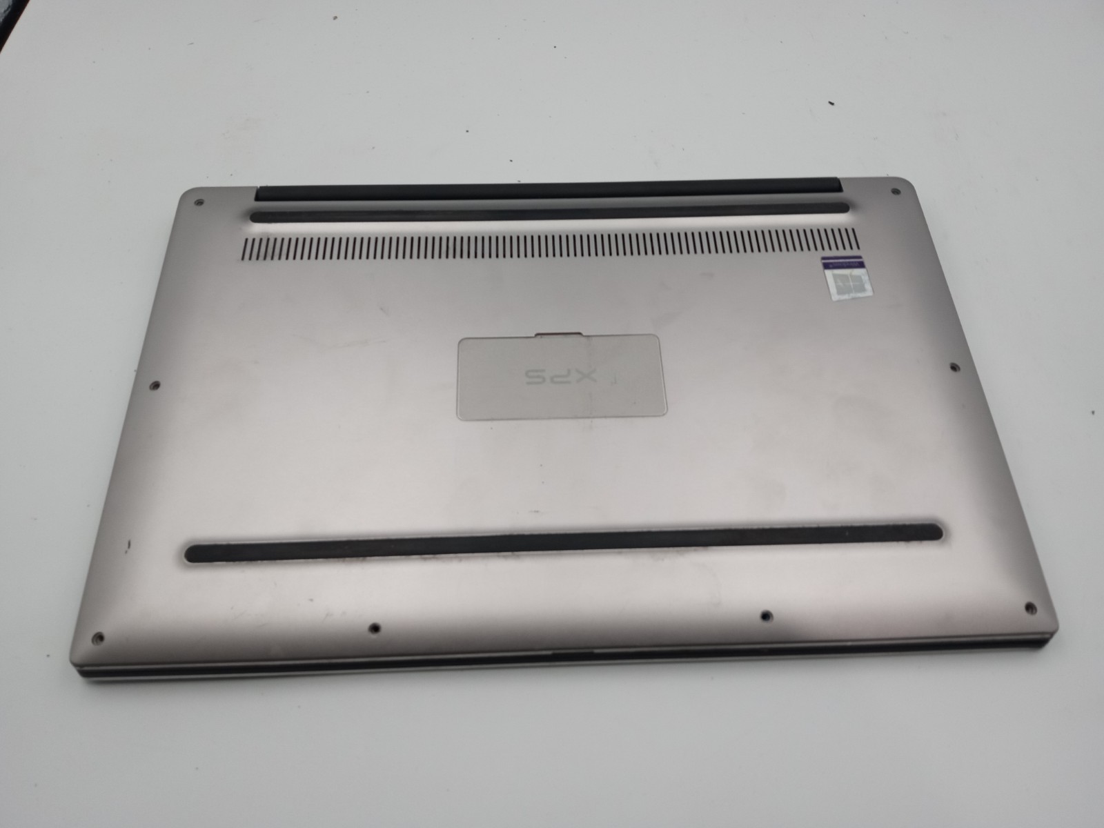 Dell XPS 13 9360 13″ Laptop Intel i3-7100U 4GB RAM – CRACKED SCREEN – READ -RR