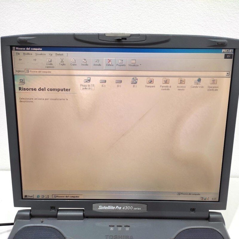 Toshiba WINDOWS 98 Serial Pentium 3 500 MHz Floppy 22014 Laptop PC Notebook