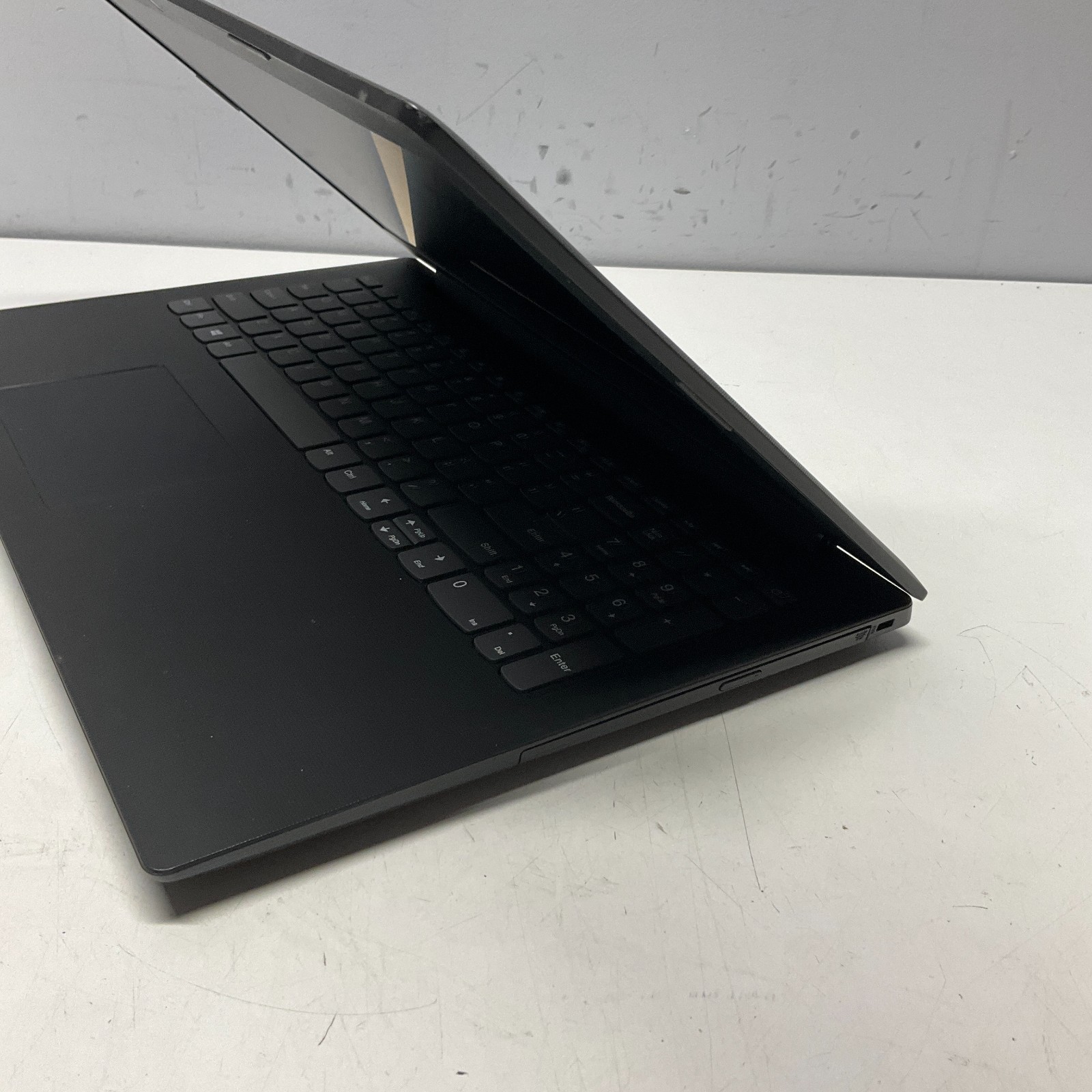 Lenovo IdeaPad S145-15AST 15.6″ A6-9225 2.60Ghz 4GB 500GB HDD Windows 10 Pro