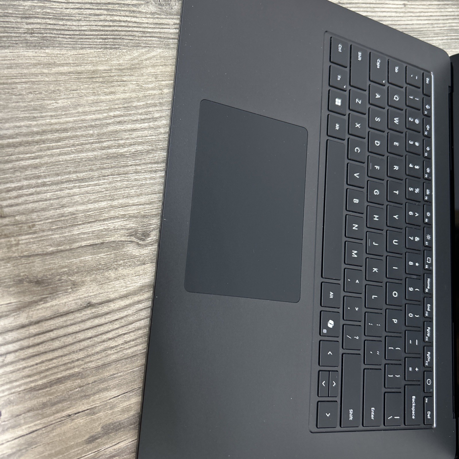 Microsoft Surface 7th Edition 15″ Snapdragon X 3.4GHz 16GB 1TB SSD Win 11 (2037)