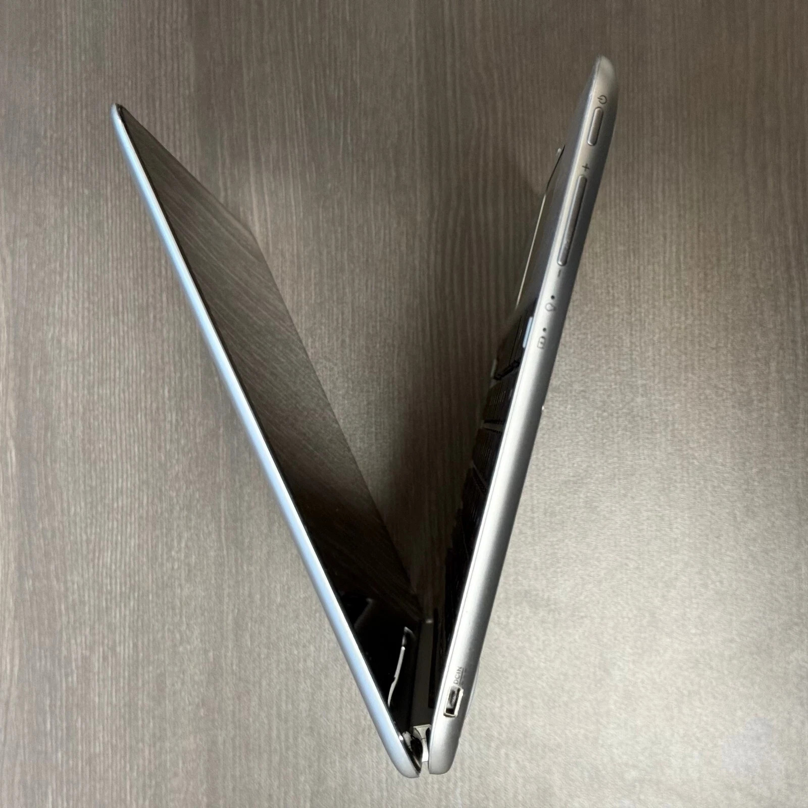 Asus C100P Flip 2-in-1 Touchscreen 10″ Chromebook 1.8GHz 4GB RAM 32GB Notebook
