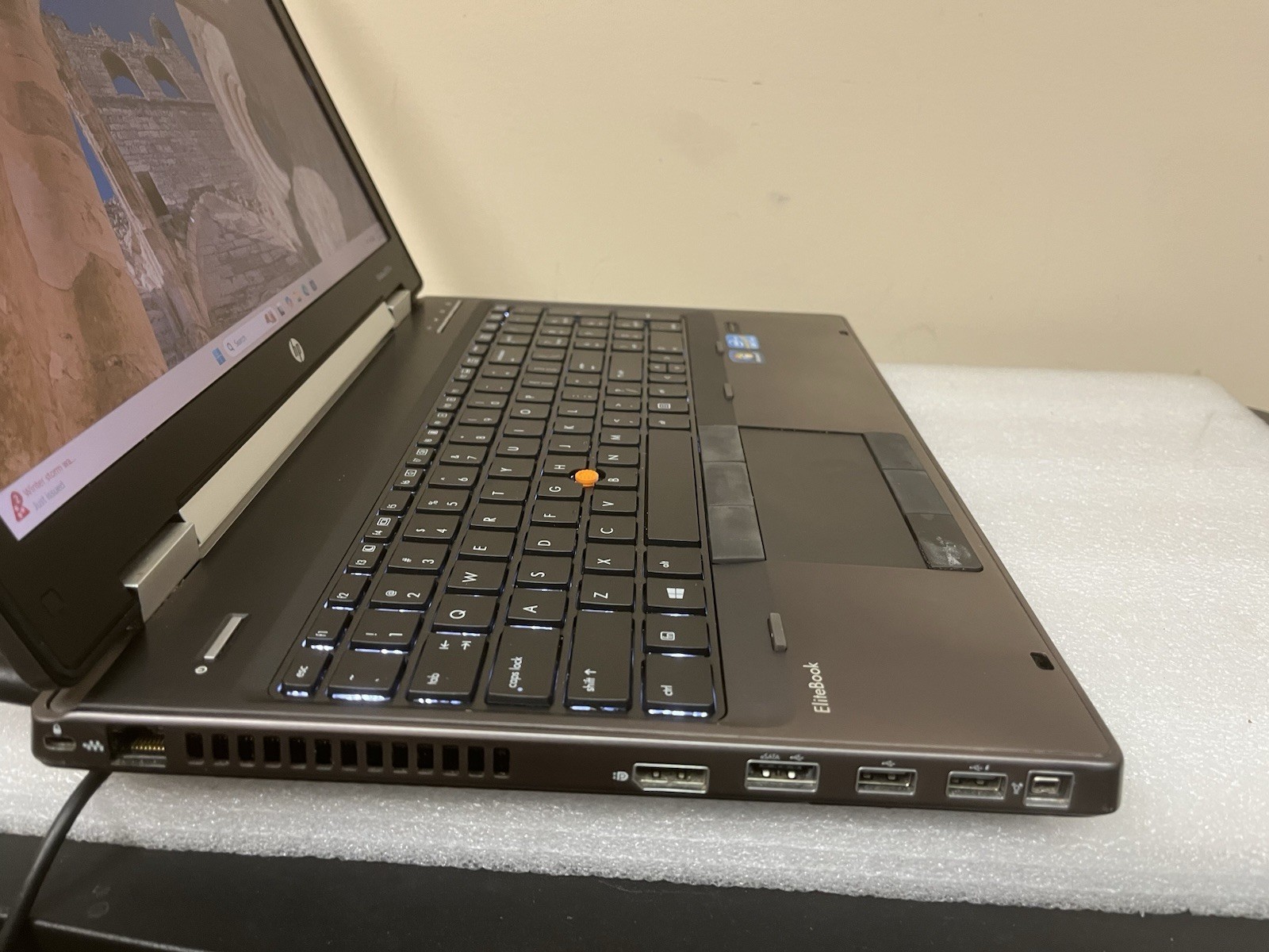 HP ELITEBOOK 8570W Core i7-3740QM 2.60 GHZ 16GB 256GB SSD 15.6″ LCD Win 11 Pro