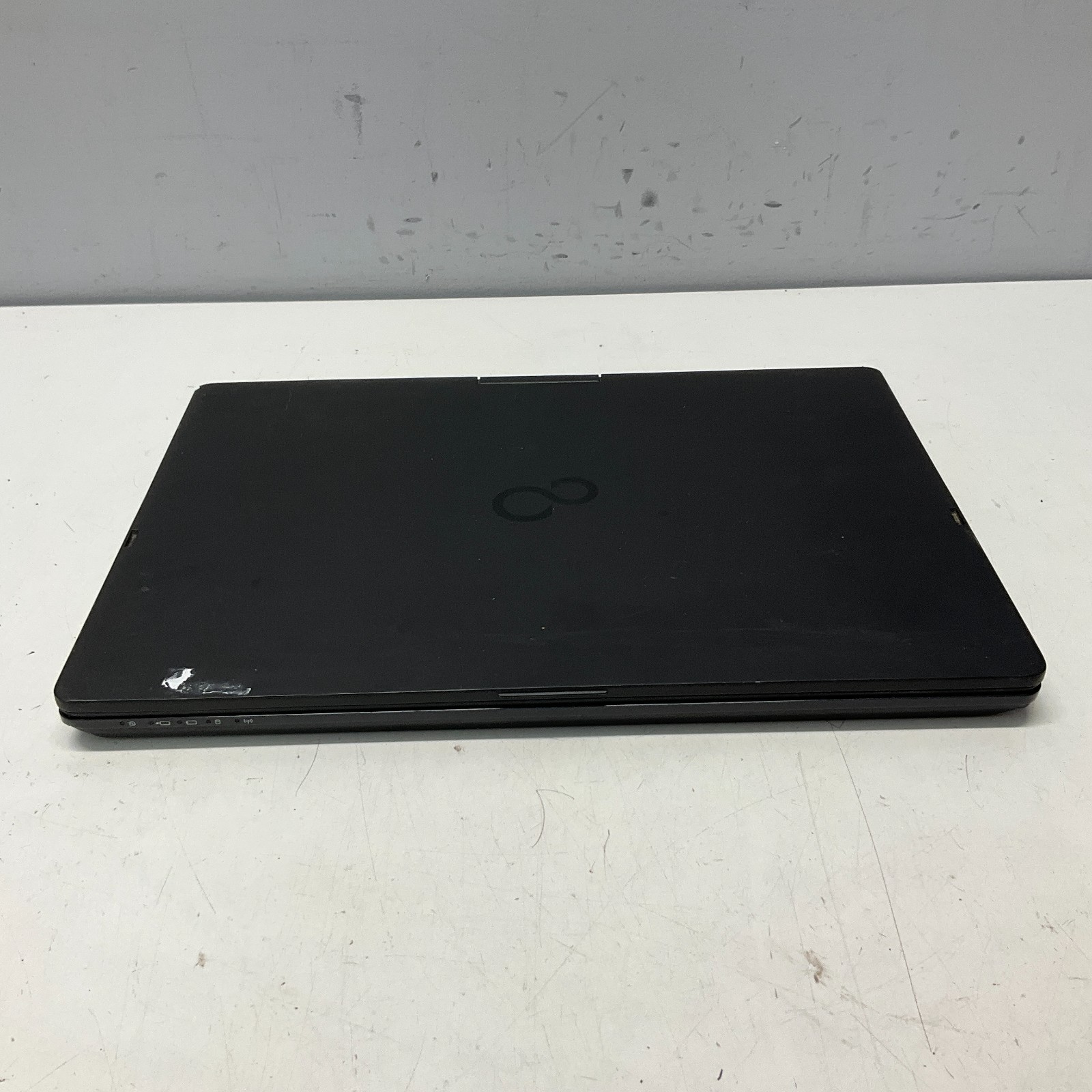Fujitsu Lifebook T939 Laptop Intel Core i7-8665U @ 1.90 GHz 8GB 256GB SSD READ
