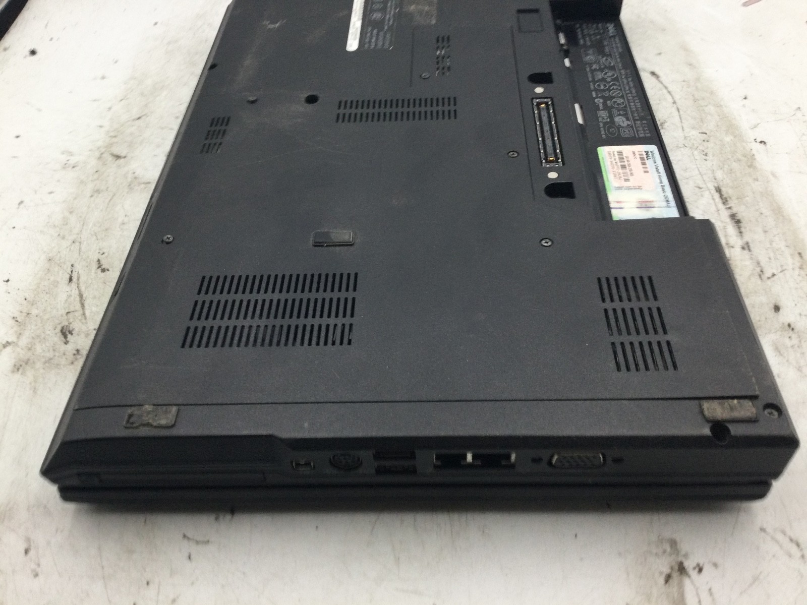 DELL LATITUDE E5400 – BOOTS TO BIOS/PW LOCKED – INTEL CORE 2 DUO – 14″ – READ-BB