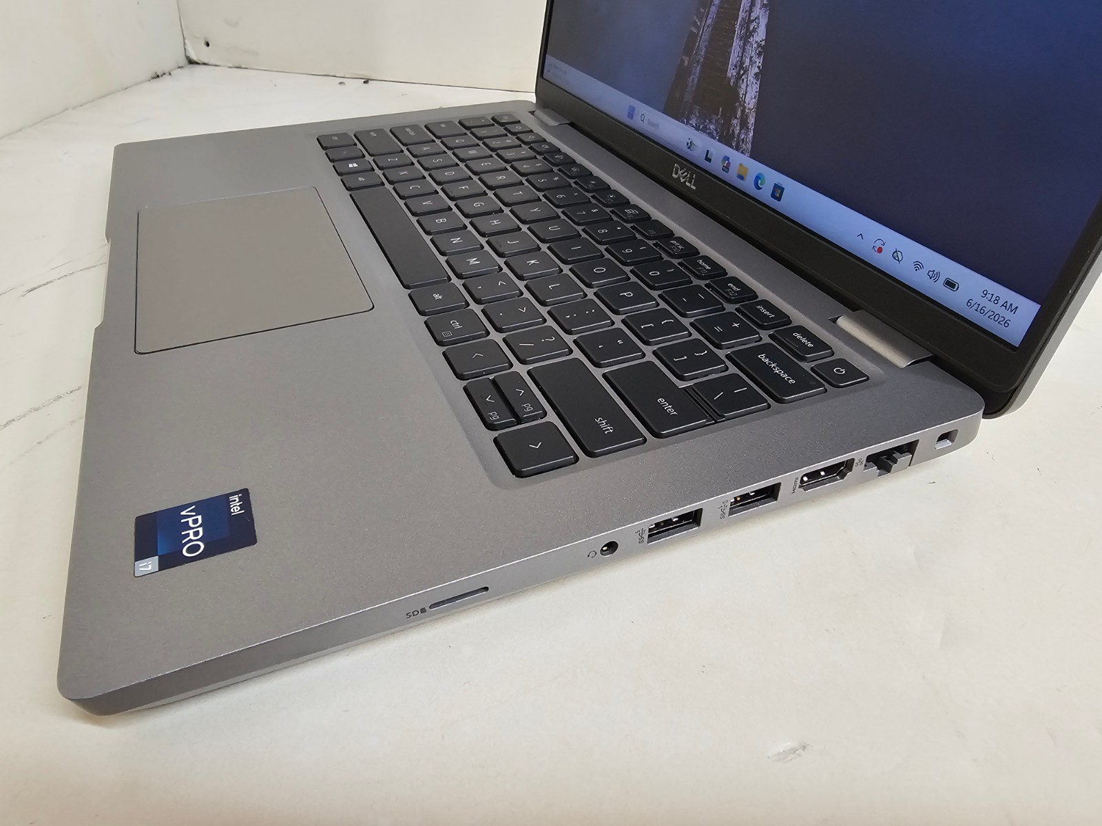 Dell Latitude 5431 Laptop – i7-1270P 16GB 512GB SSD Webcam 14″ Touchscreen – SP1