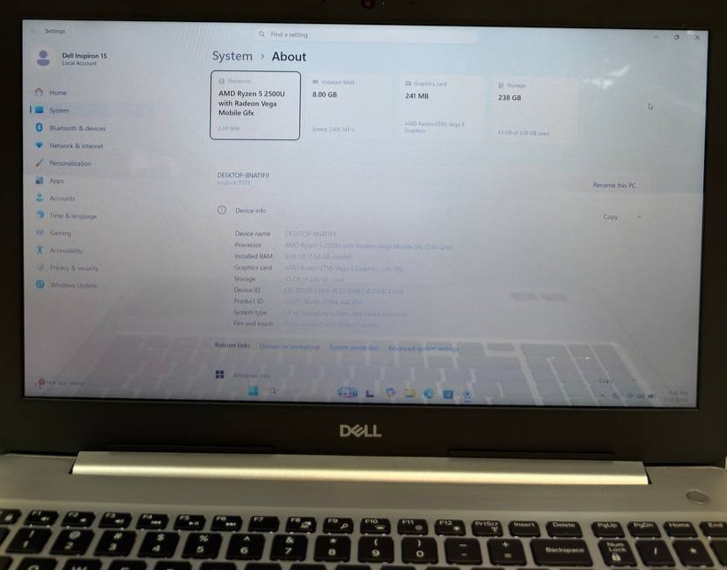 Dell Inspiron 5575 15.6″ TouchScreen Laptop Ryzen 5 2500U 8GB RAM 256GB Win 11