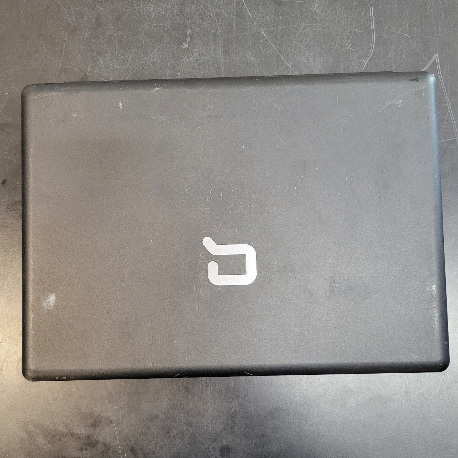 Compaq Presario C700 15.6″ Intel Pentium T2310 2 GB RAM 0 GB HDD