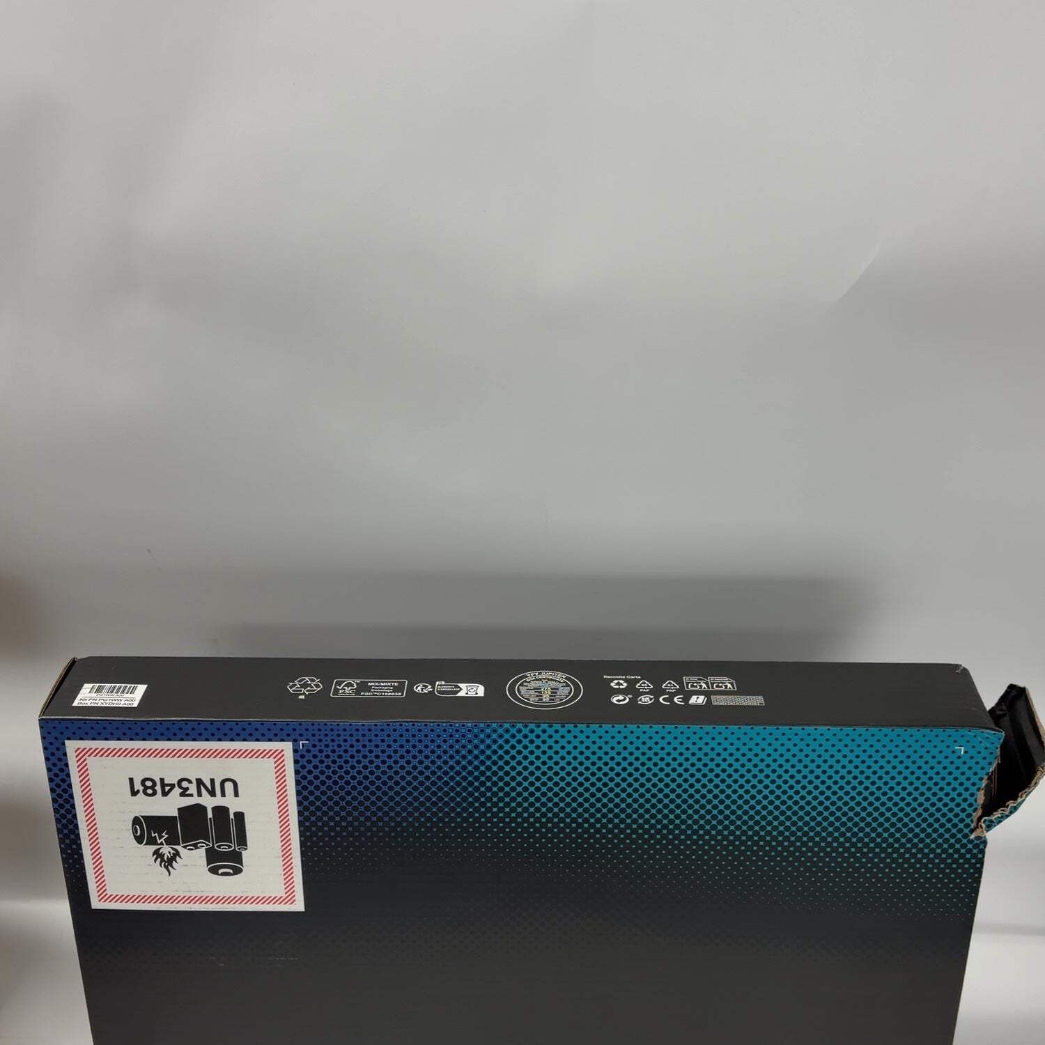 New Alienware 16 Aurora AC16250 16″ Core 7 240H 2.5GHz 16GB RAM 1TB SSD RTX 5050