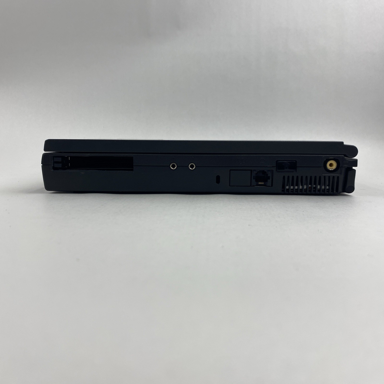 Compaq Armada E500 Intel Pentium III 0.50GHz 320MB RAM 12.1″ No Battery/HDD/OS